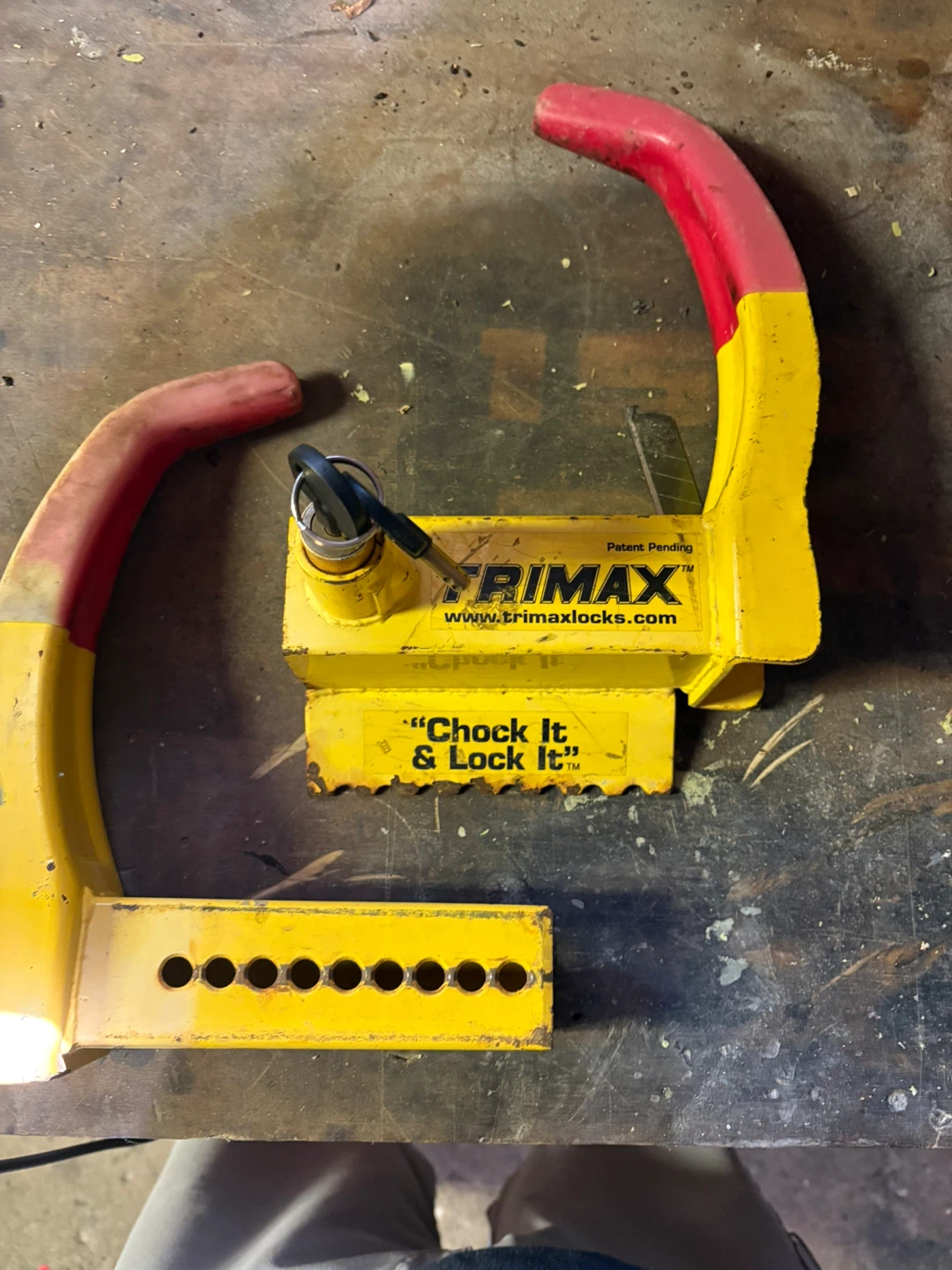 TRIMAX "Chock It & Lock It" TCL65 Trailer Wheel Lock - photo 2