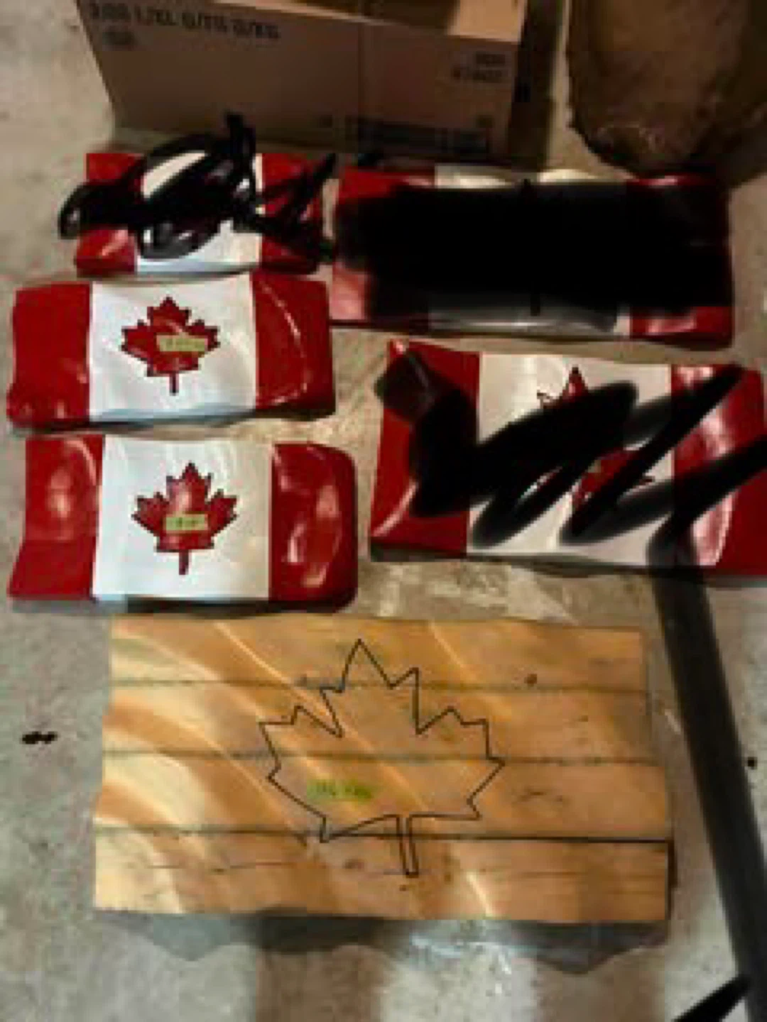Canadian Flag Decor Pieces - photo 2