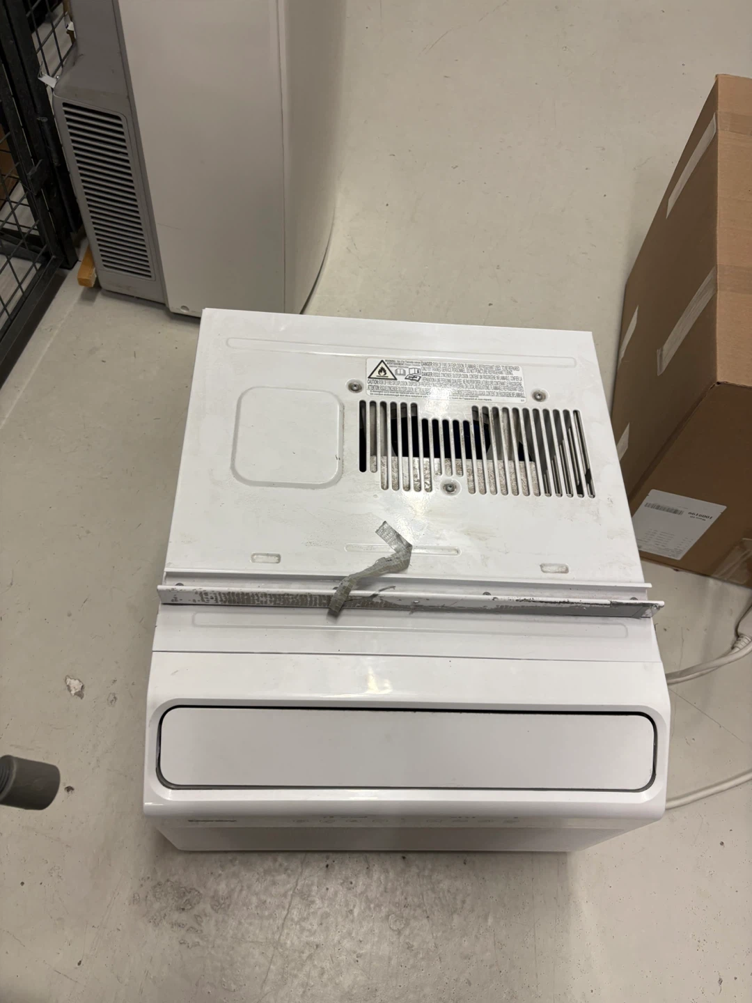 Danby 10,000 BTU Window Air Conditioner - photo 3