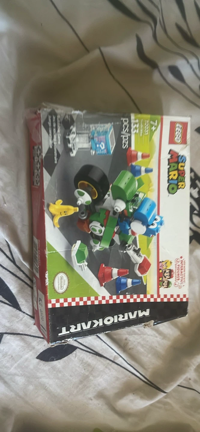 LEGO Super Mario 71390 Yoshi's Dinosaur!