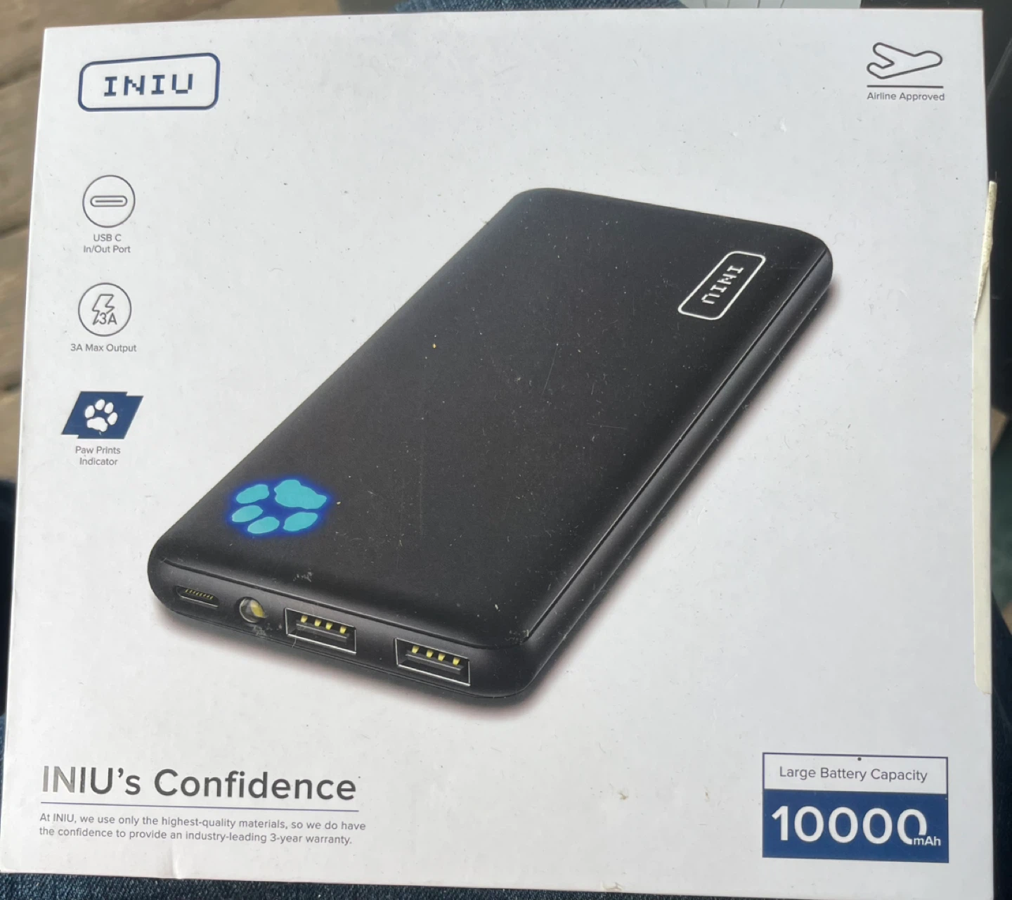 INIU BI-B41 10000mAh Power Bank with USB C Cable and Light
