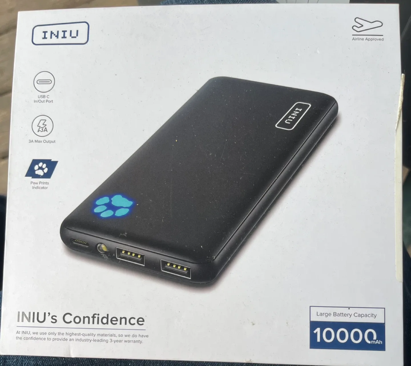 INIU BI-B41 10000mAh Power Bank with USB C Cable and Light