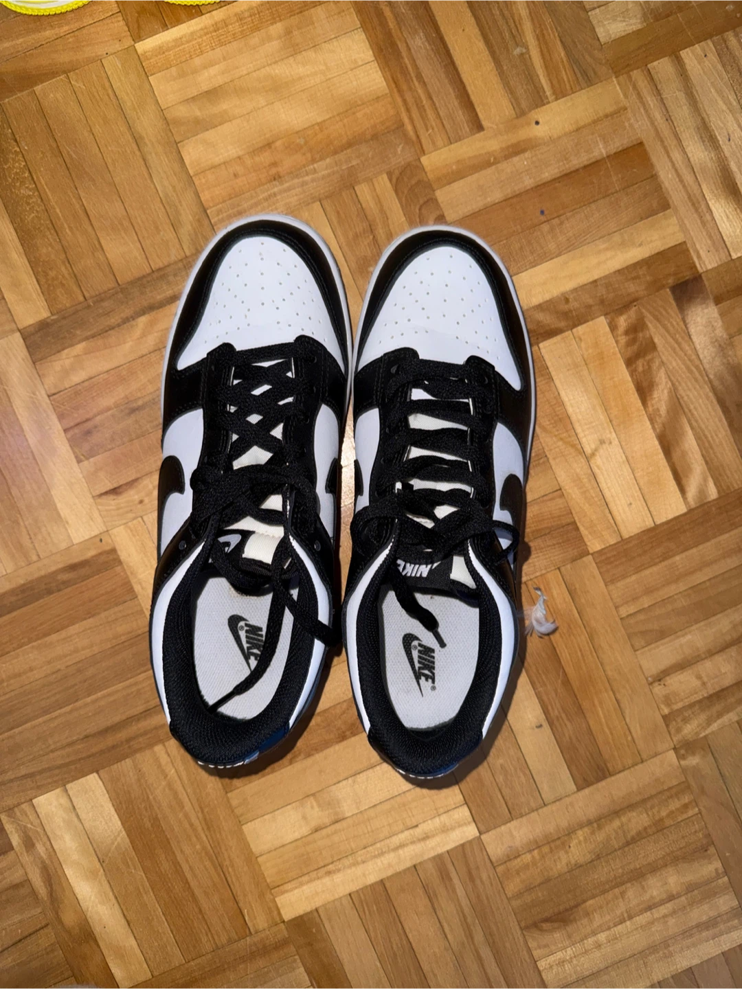 Nike Dunk Low (Black/White)