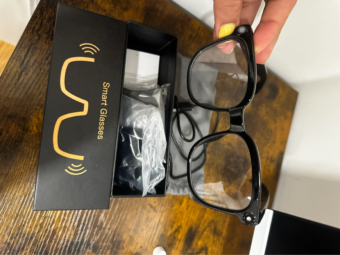 Smart Glasses with Camera