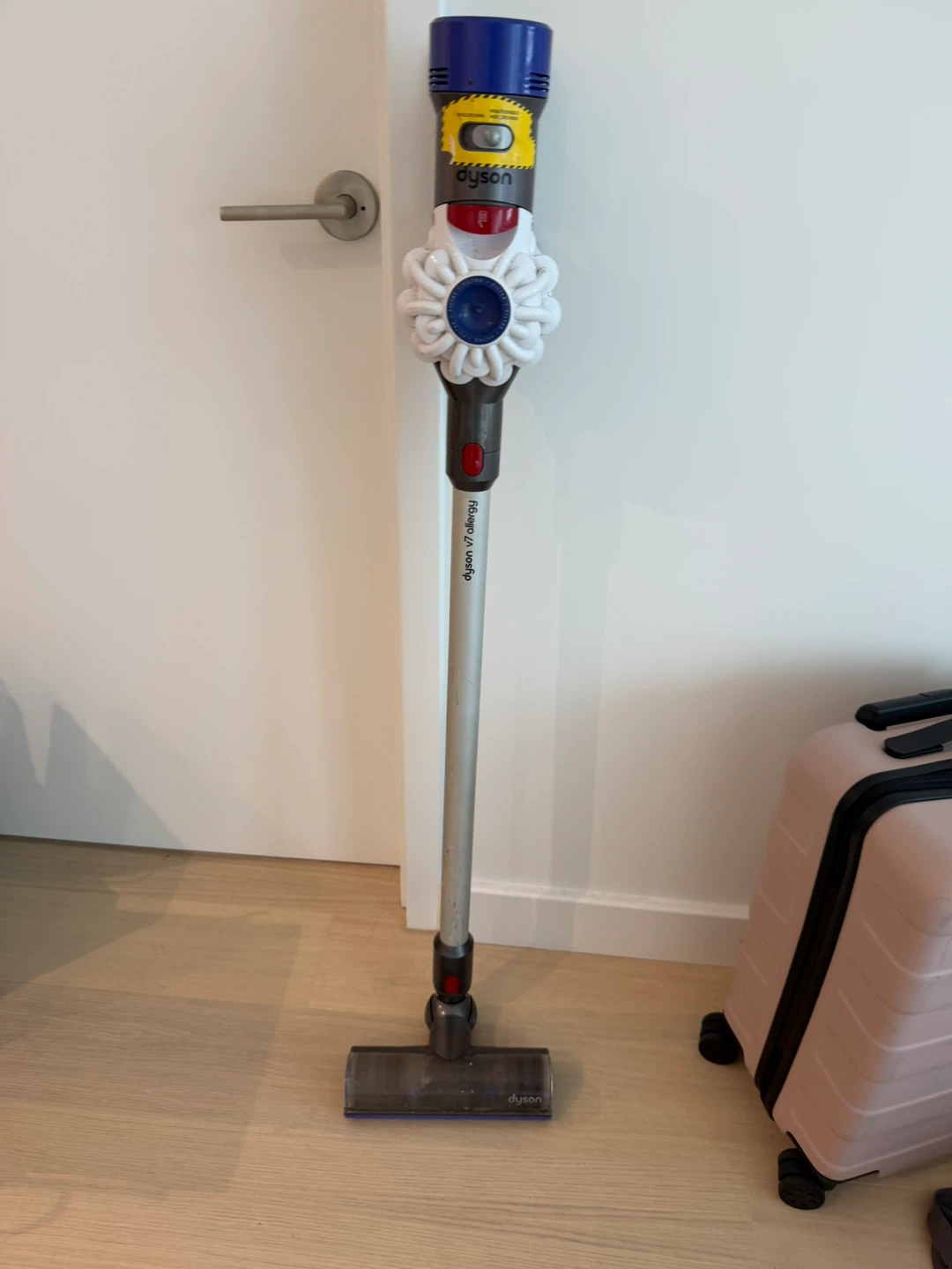 Dyson V7 Allergy Cordless Vacuum