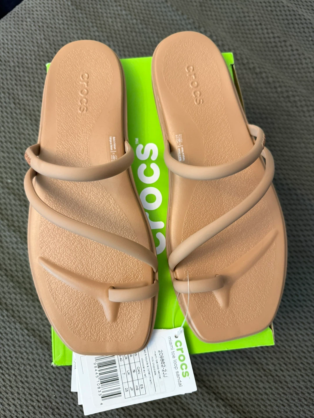 BNWT Crocs Miami Toe Loop Sandals - Women's Size 9