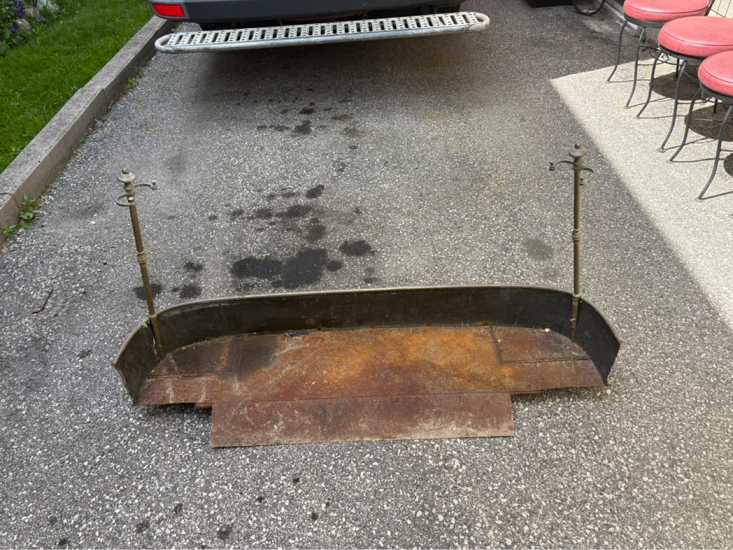 Free delivery used Antique Fireplace Fender (80 years old)