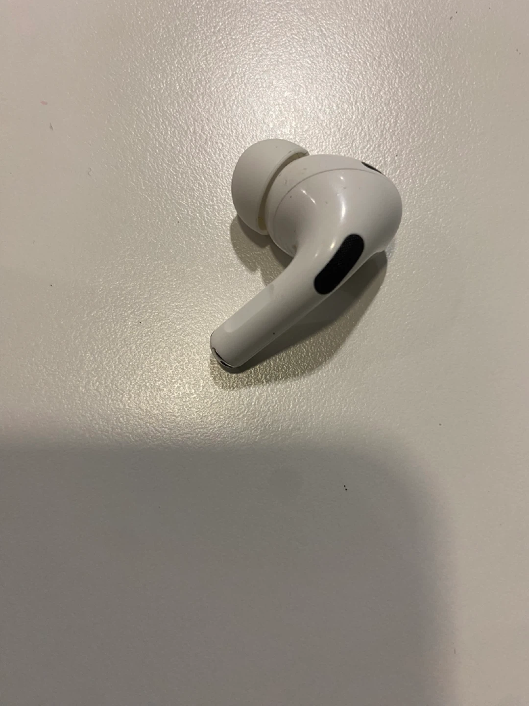 Apple AirPods Pro (Left Earbud) - photo 3