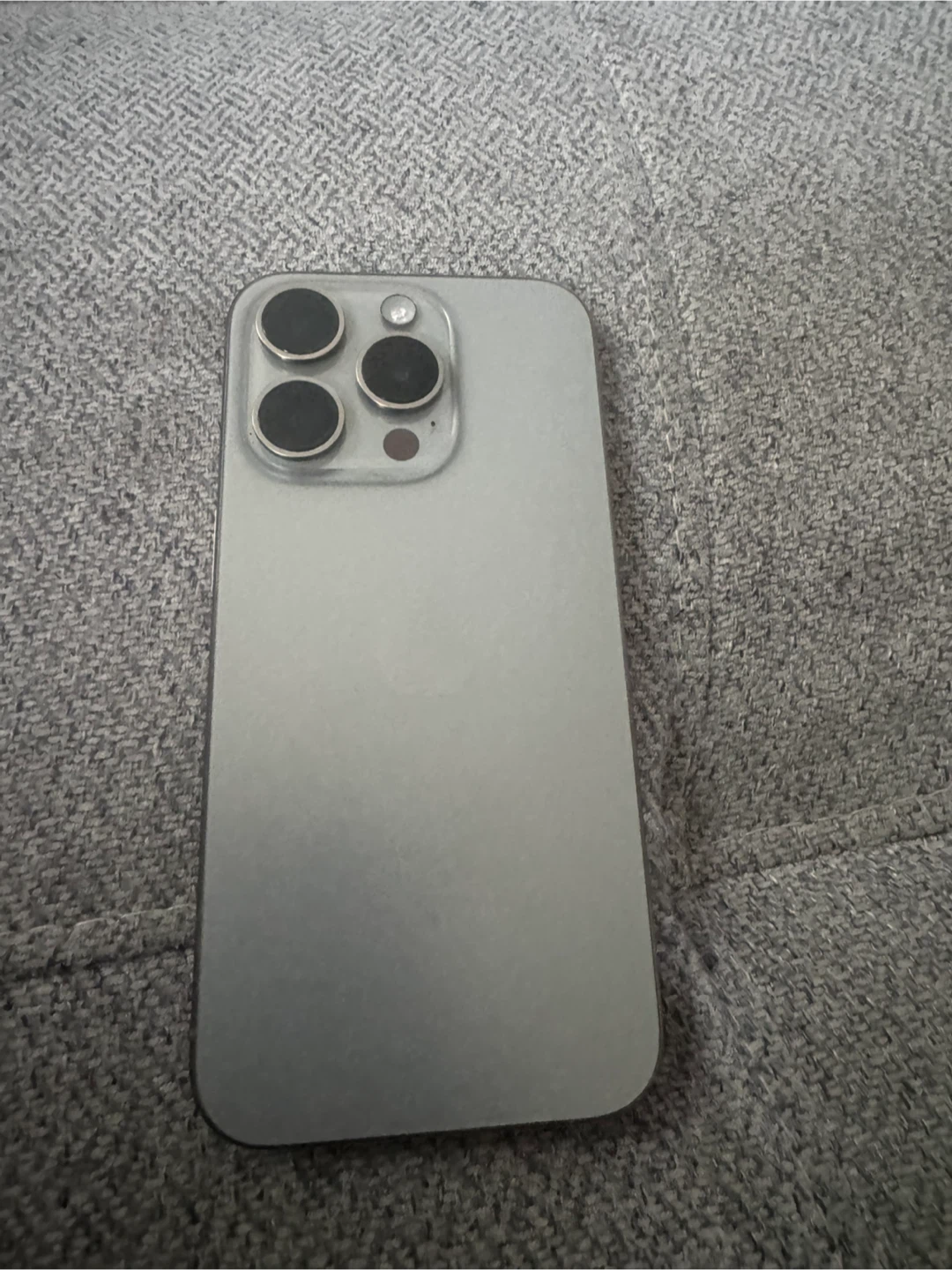 iPhone 15 pro 128gb