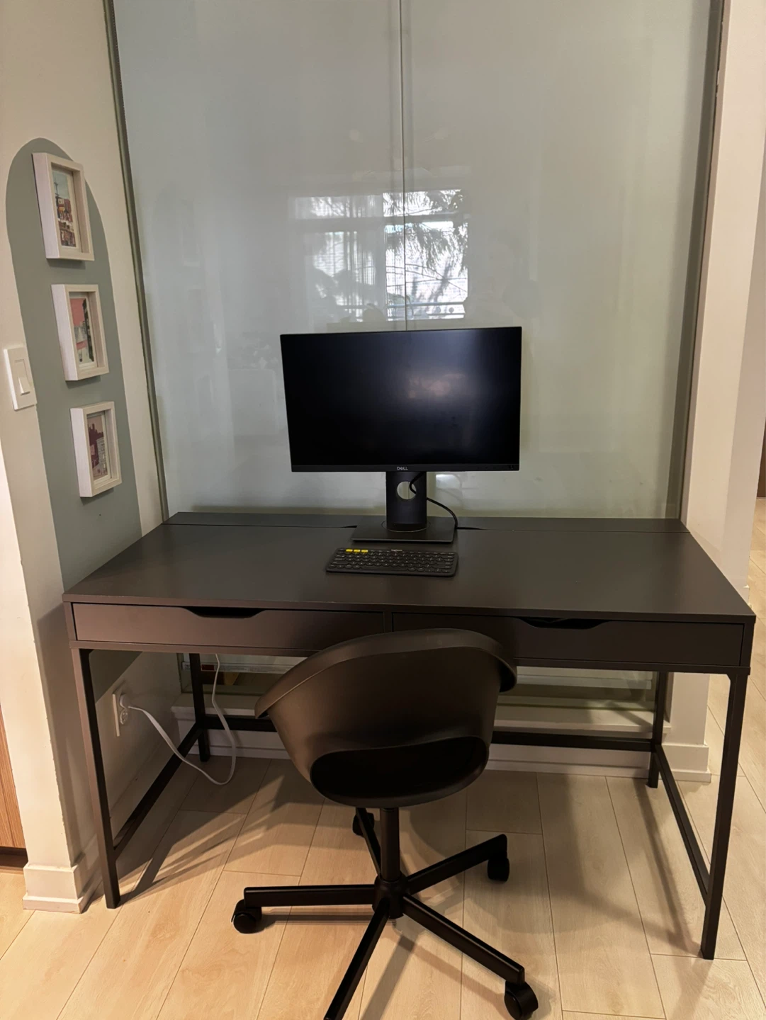 [Set or separate items] Complete working station