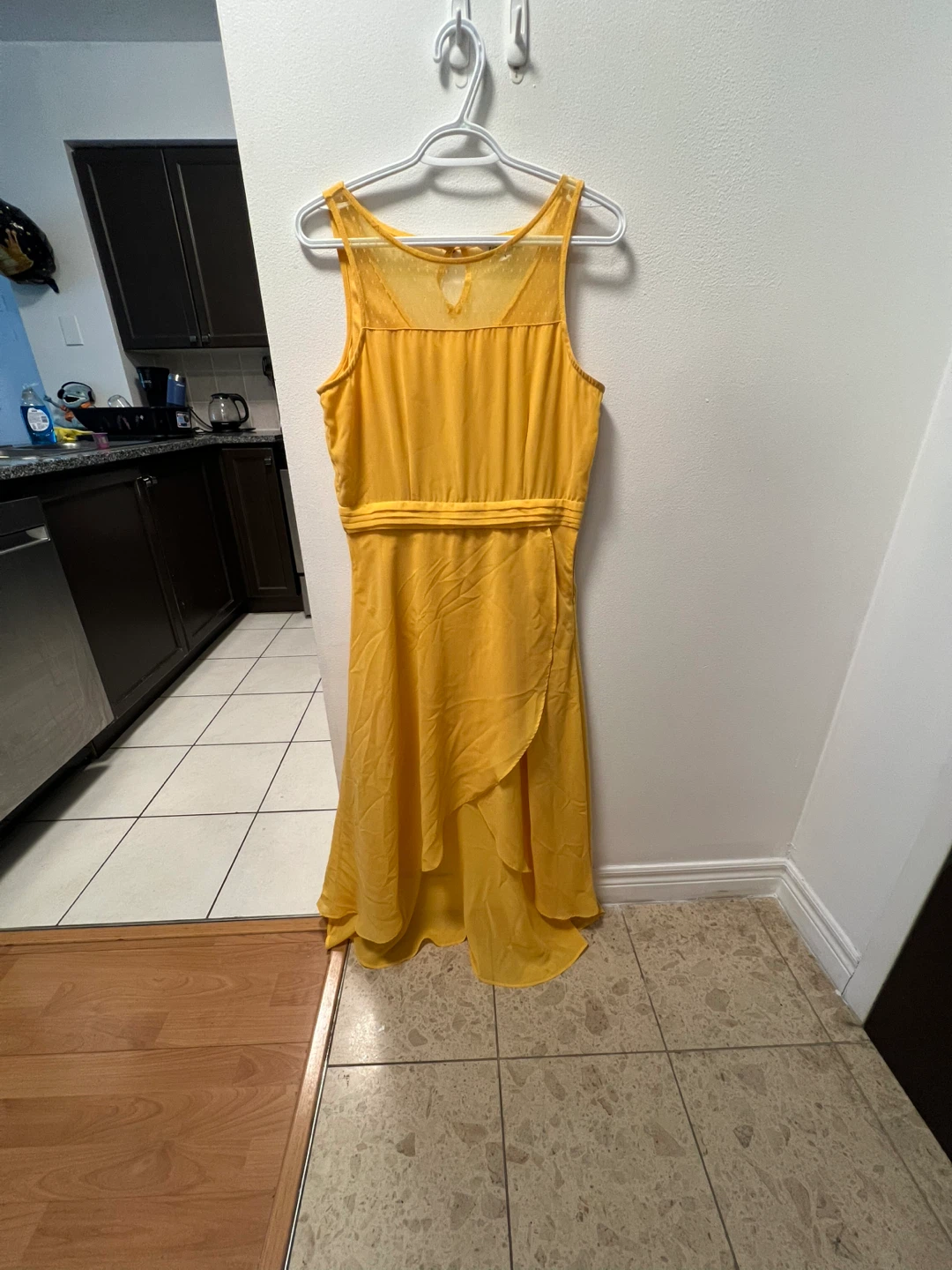 Yellow Sleeveless Hi-Low Dress - photo 3