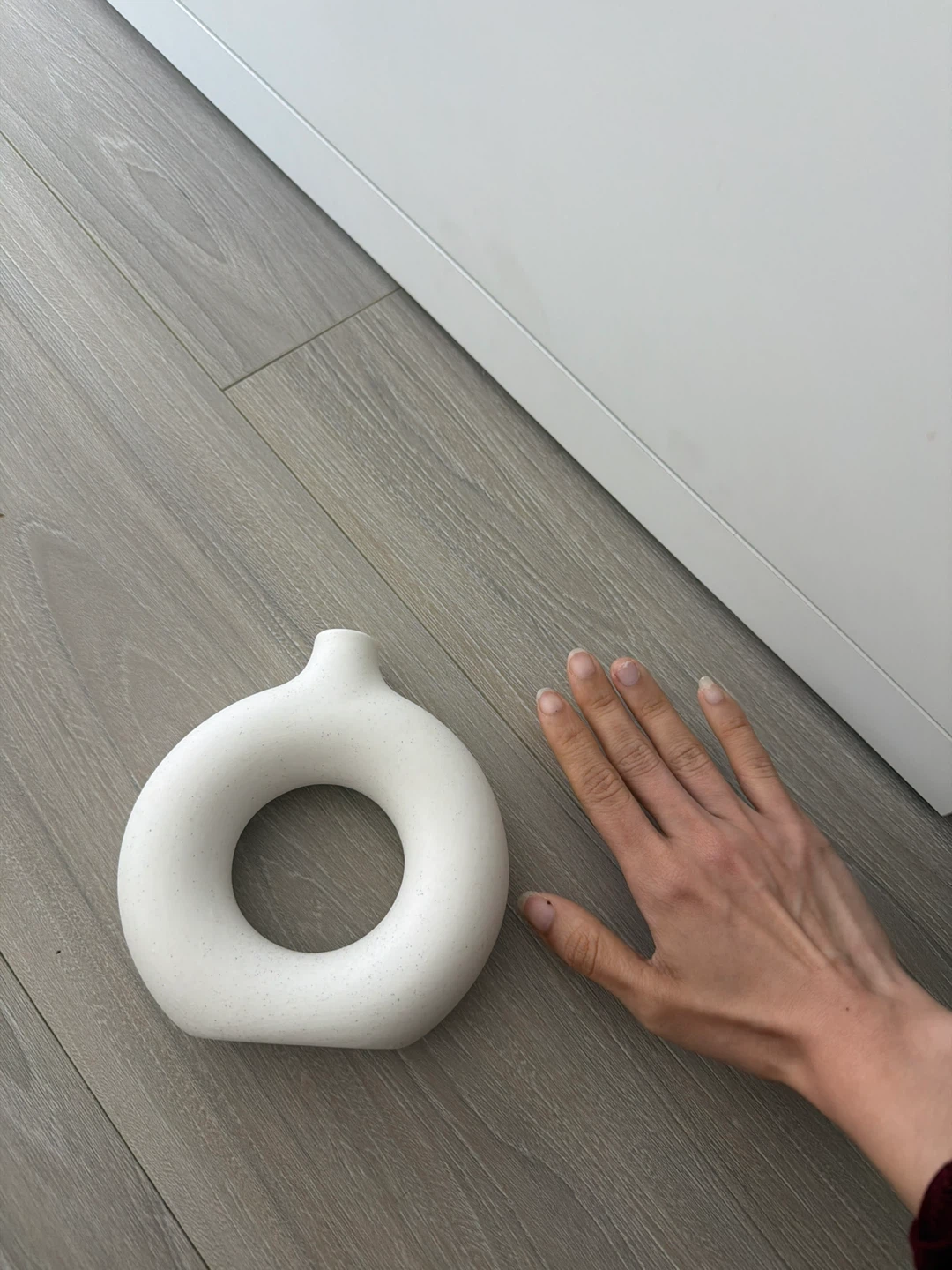 Modern White Donut Vase | Minimalist Home Décor - photo 3