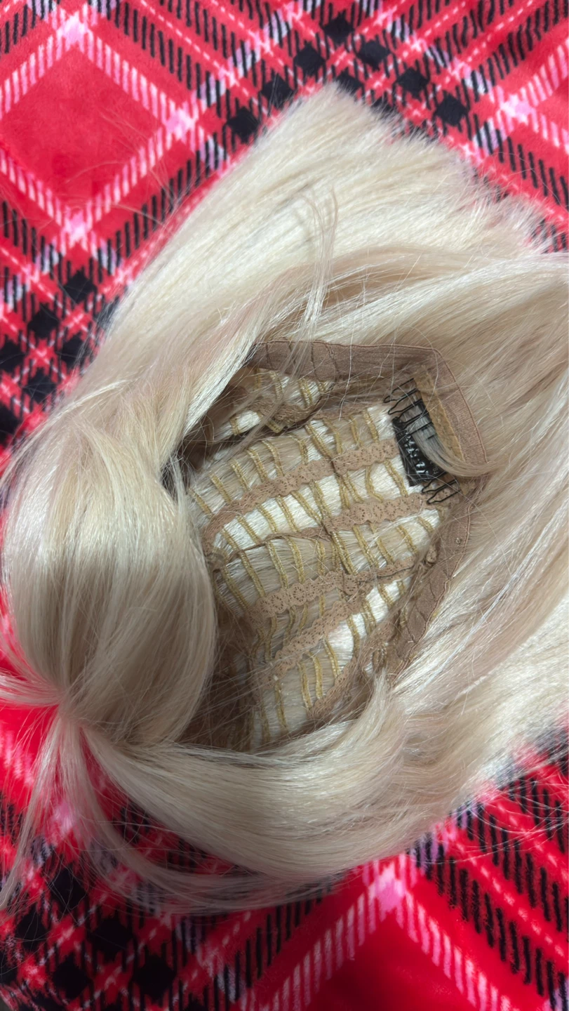Platinum Blonde Bob Wig with Pink Tint - Like New - photo 4