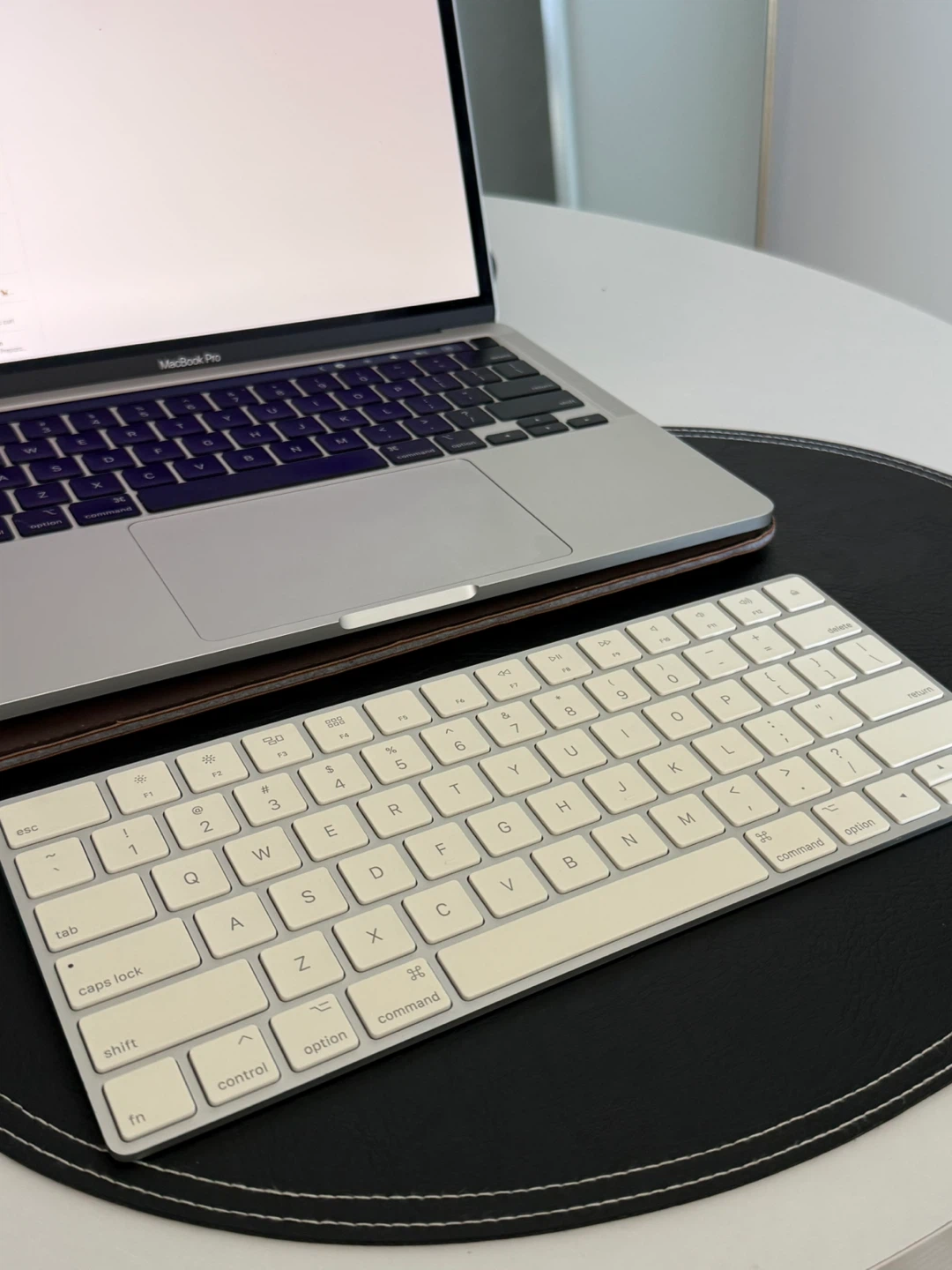 Apple Magic Keyboard (Lightning Version) - Excellent Condition