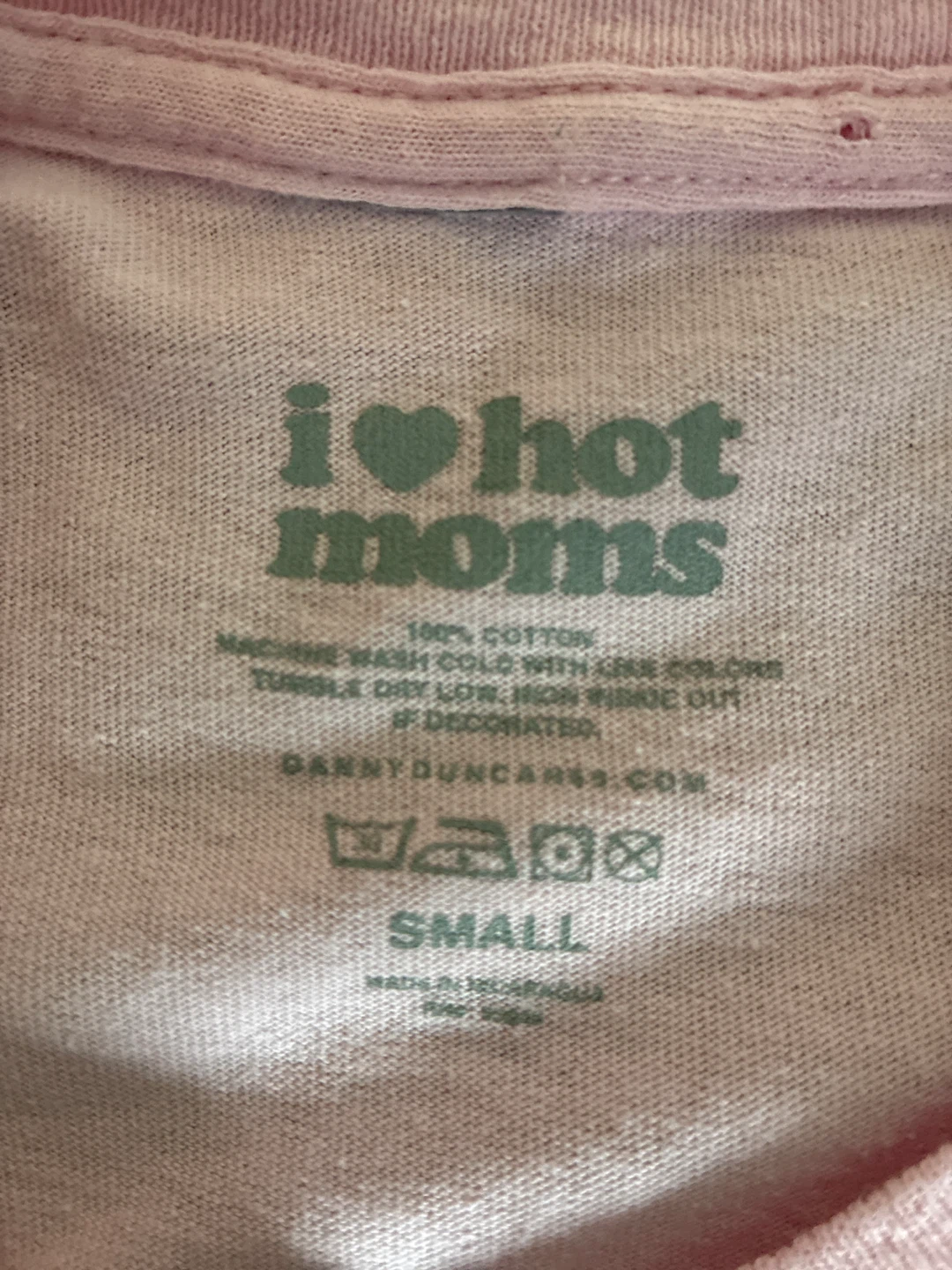 I Love Hot Moms T-Shirt Pink Size Small - photo 2