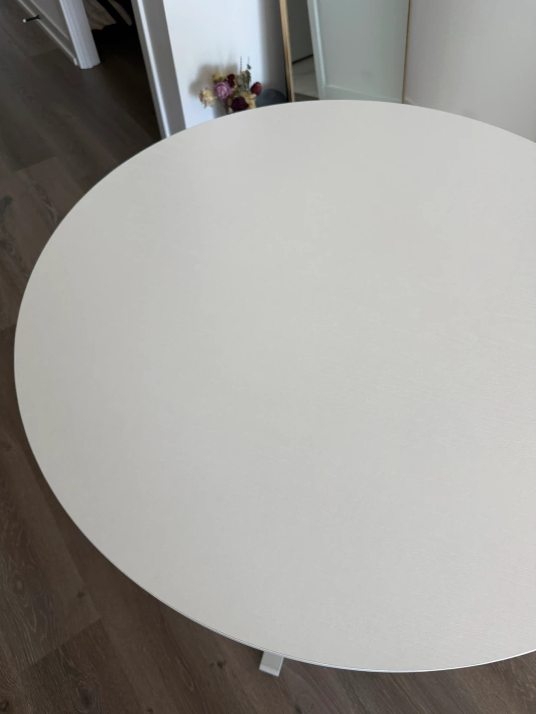 White Round Dining Table - photo 3