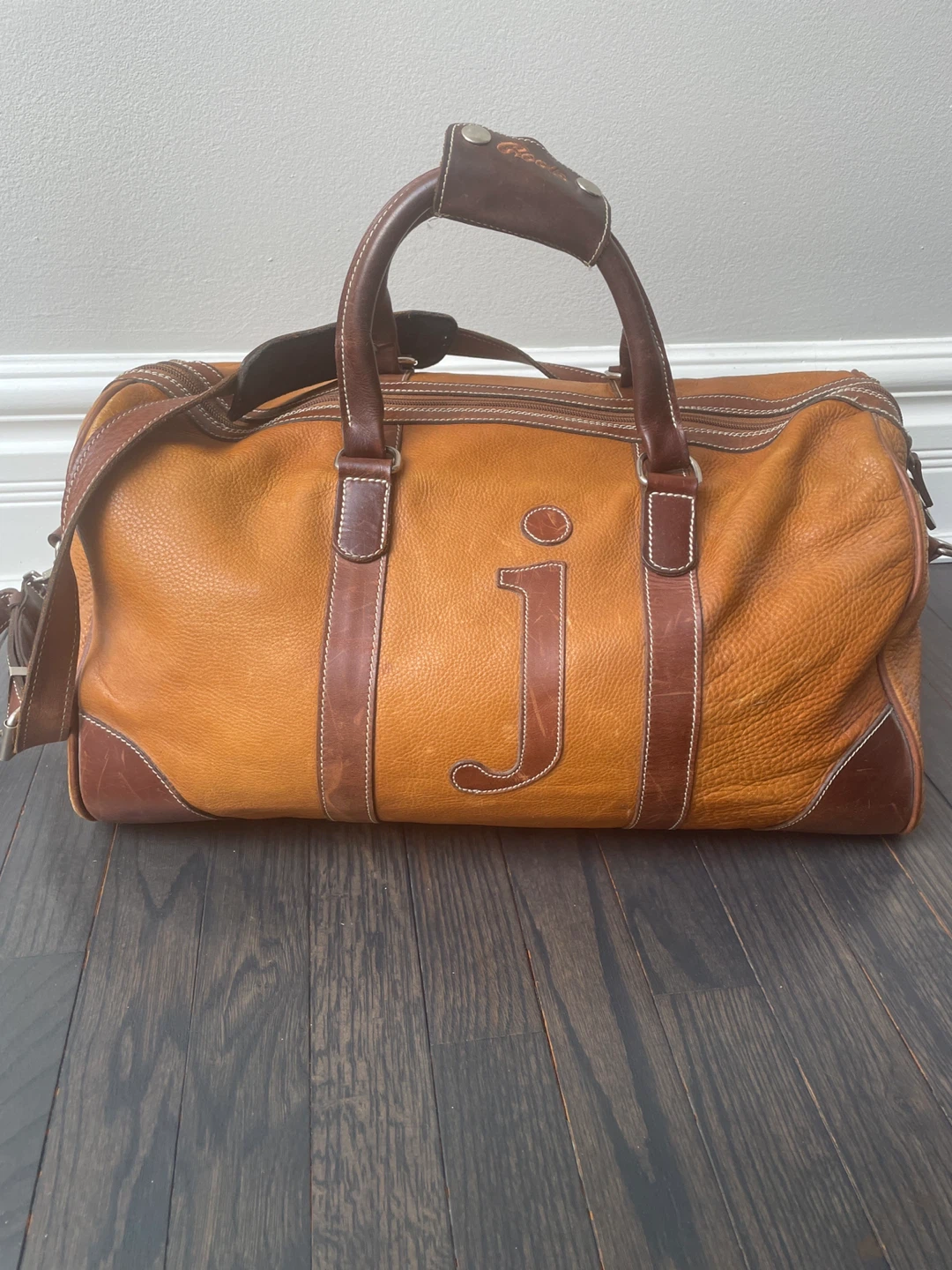 Roots Leather Duffle Bag with letter J - photo 2