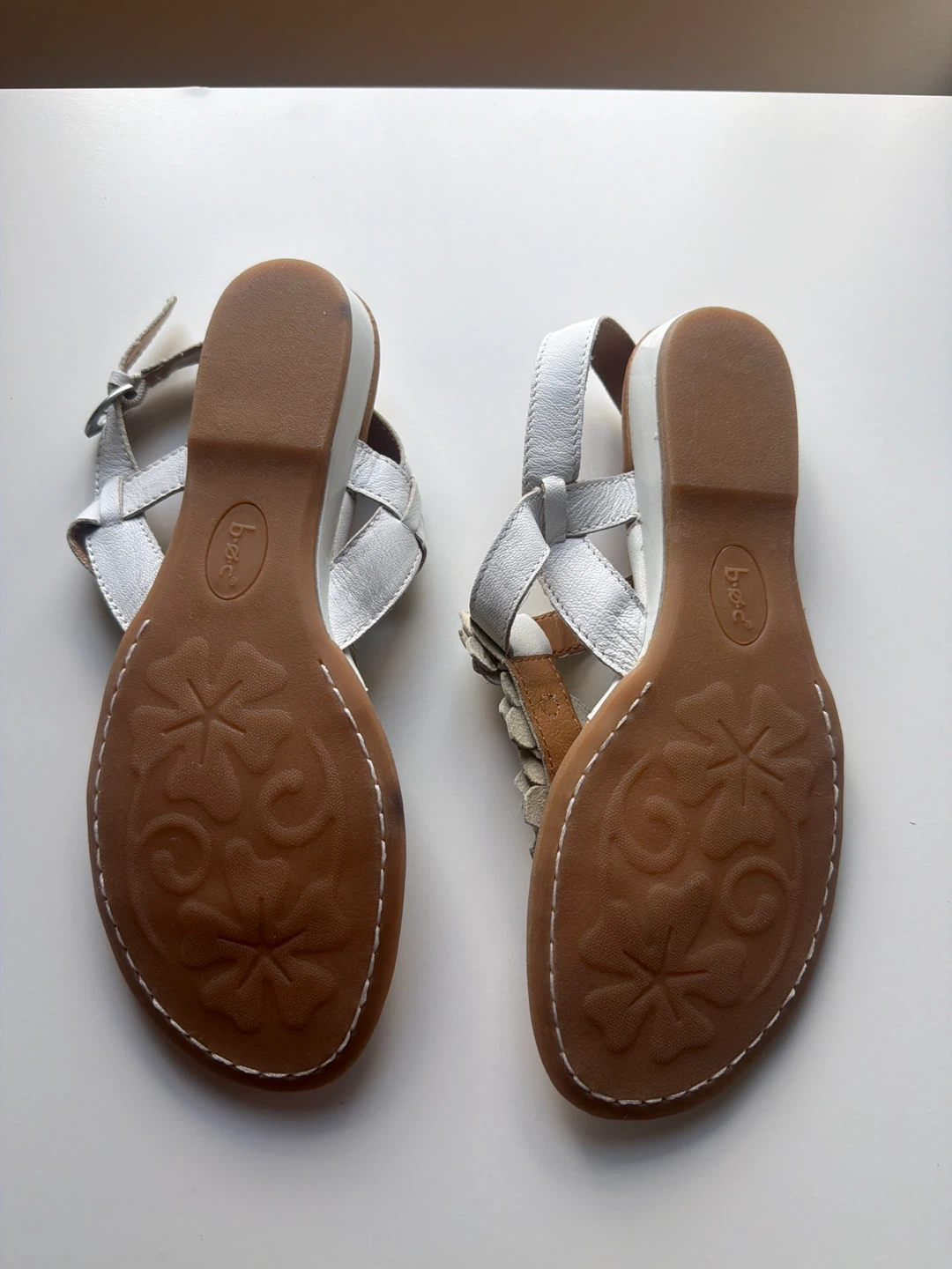 New BOC White Leather Floral Sandals -9M - photo 2