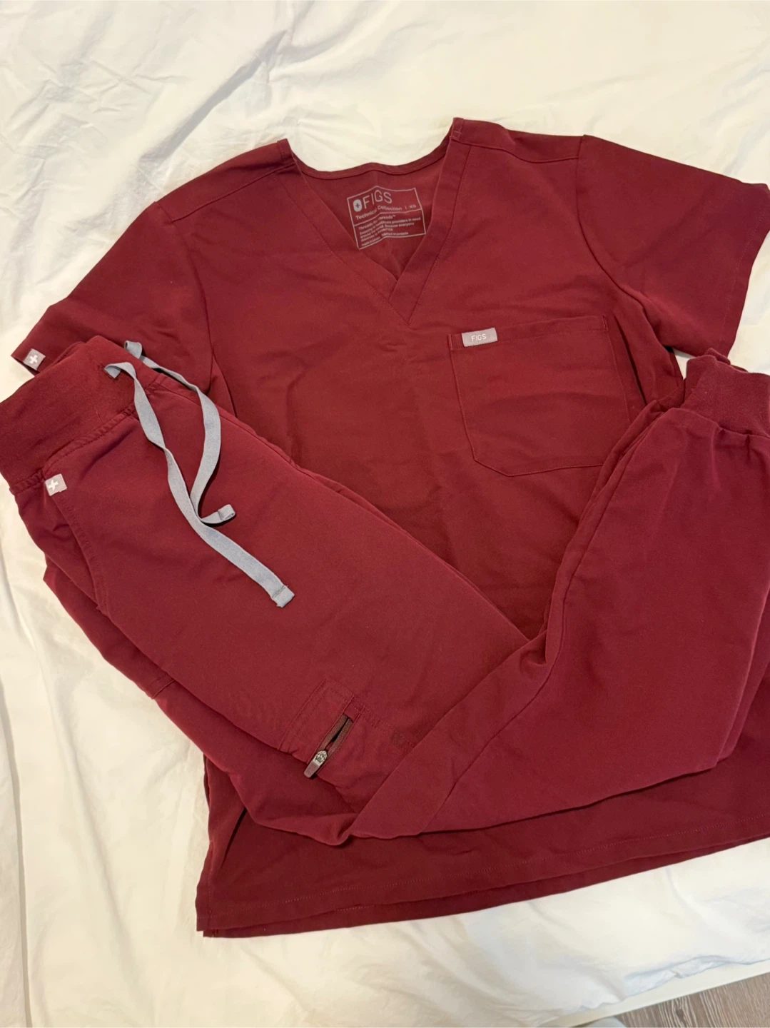 FIGS Scrub Sets (Size: XS / Petite) - Like New / Great Condition - photo 3