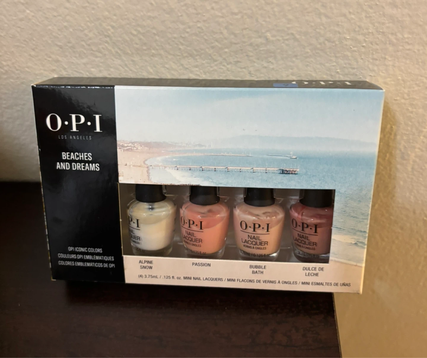 NEW-OPI Beaches and Dreams Mini Nail Lacquer Set