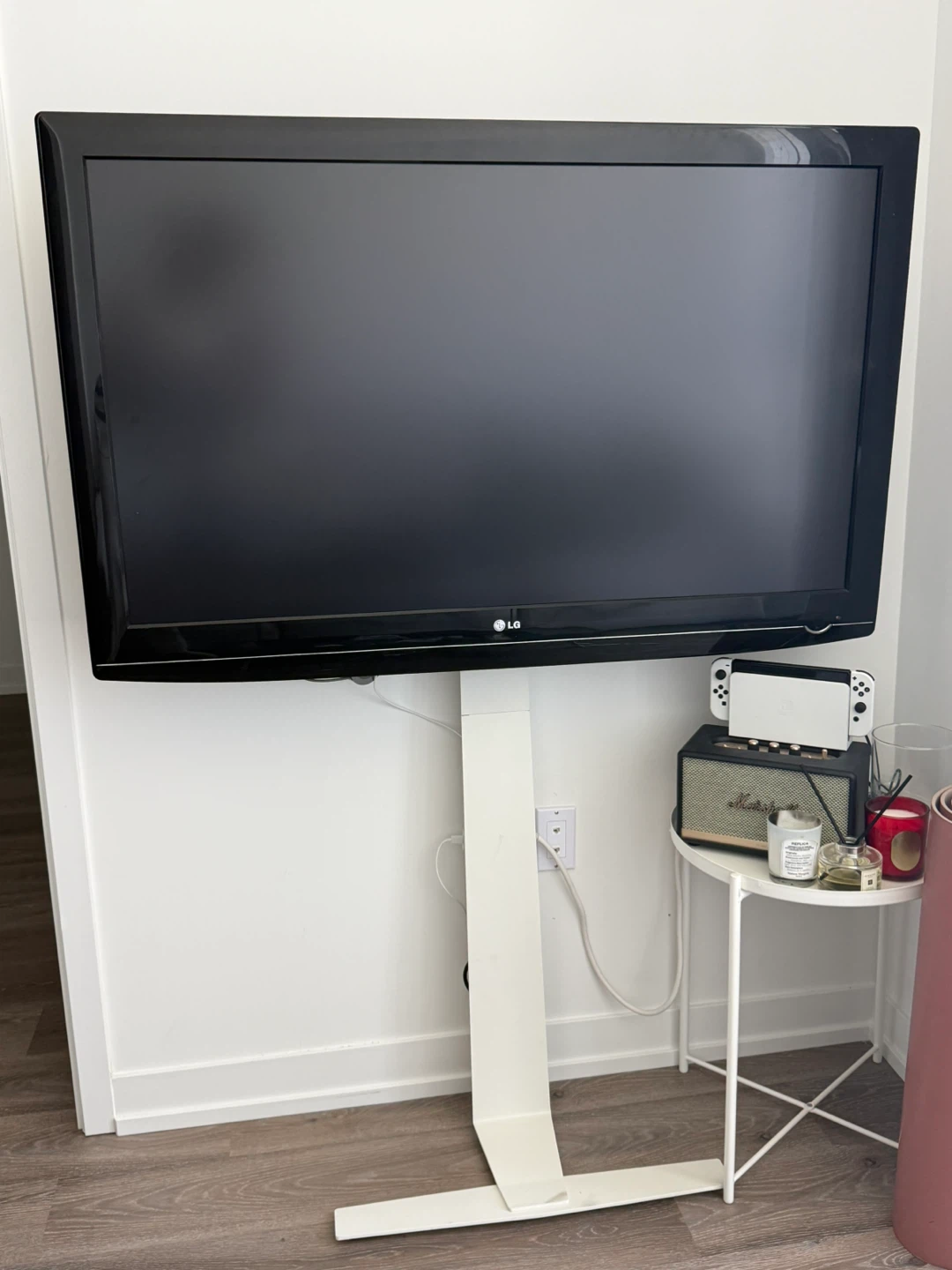 LG TV with Super Sturdy Costco Stand - photo 2