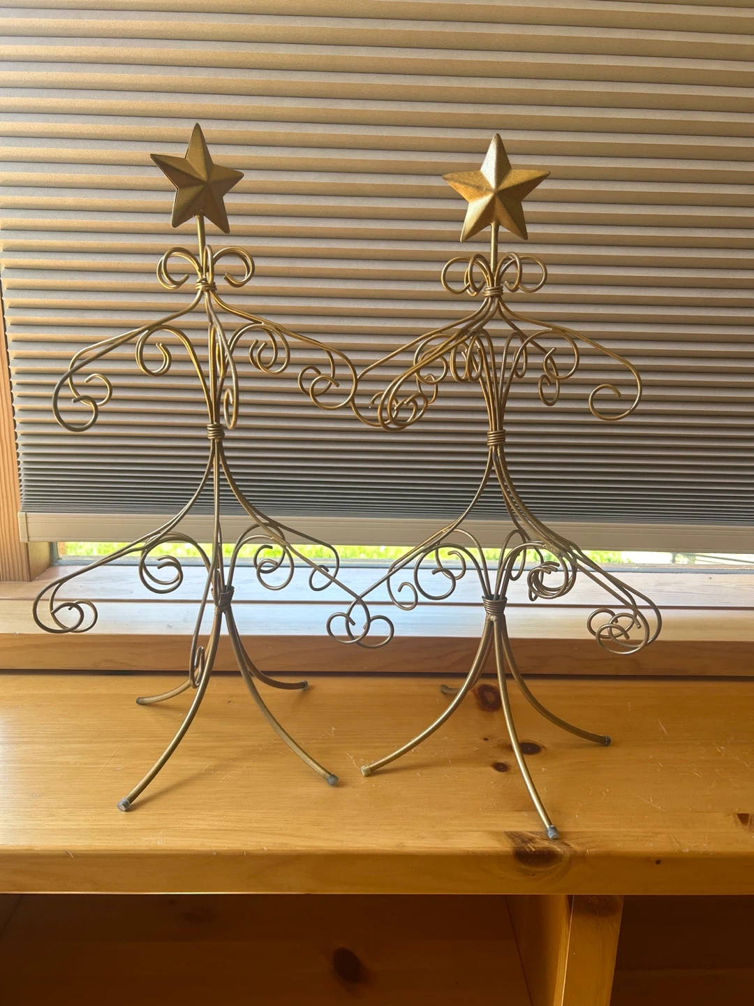 Gold Wire Christmas Tree Display Stands with Stars - photo 2