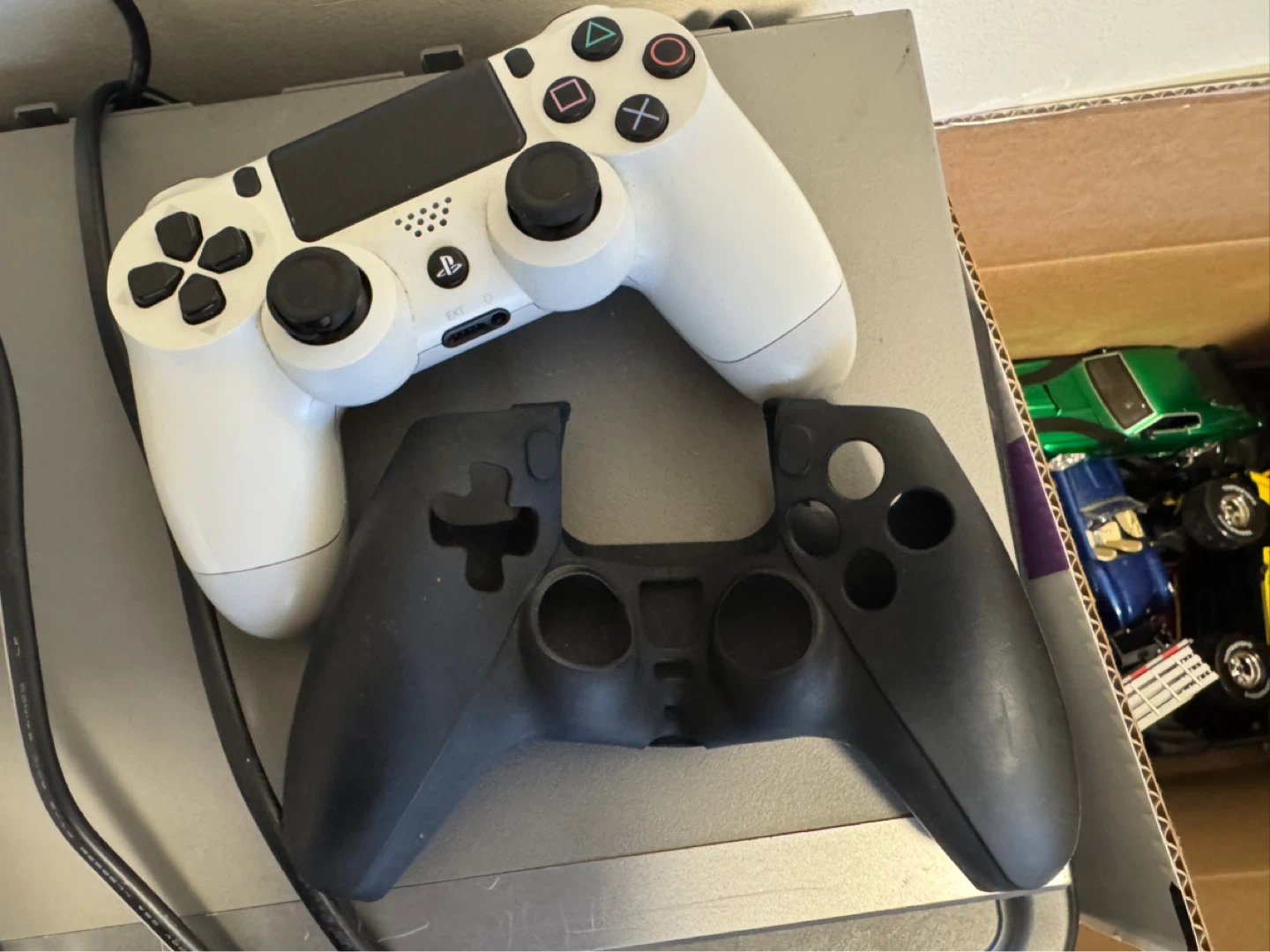 PS4 Wireless Controller .