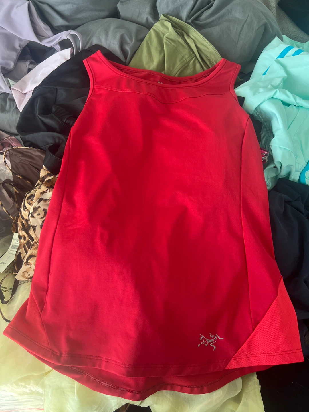 Arc'teryx Red Sleeveless Top M/M