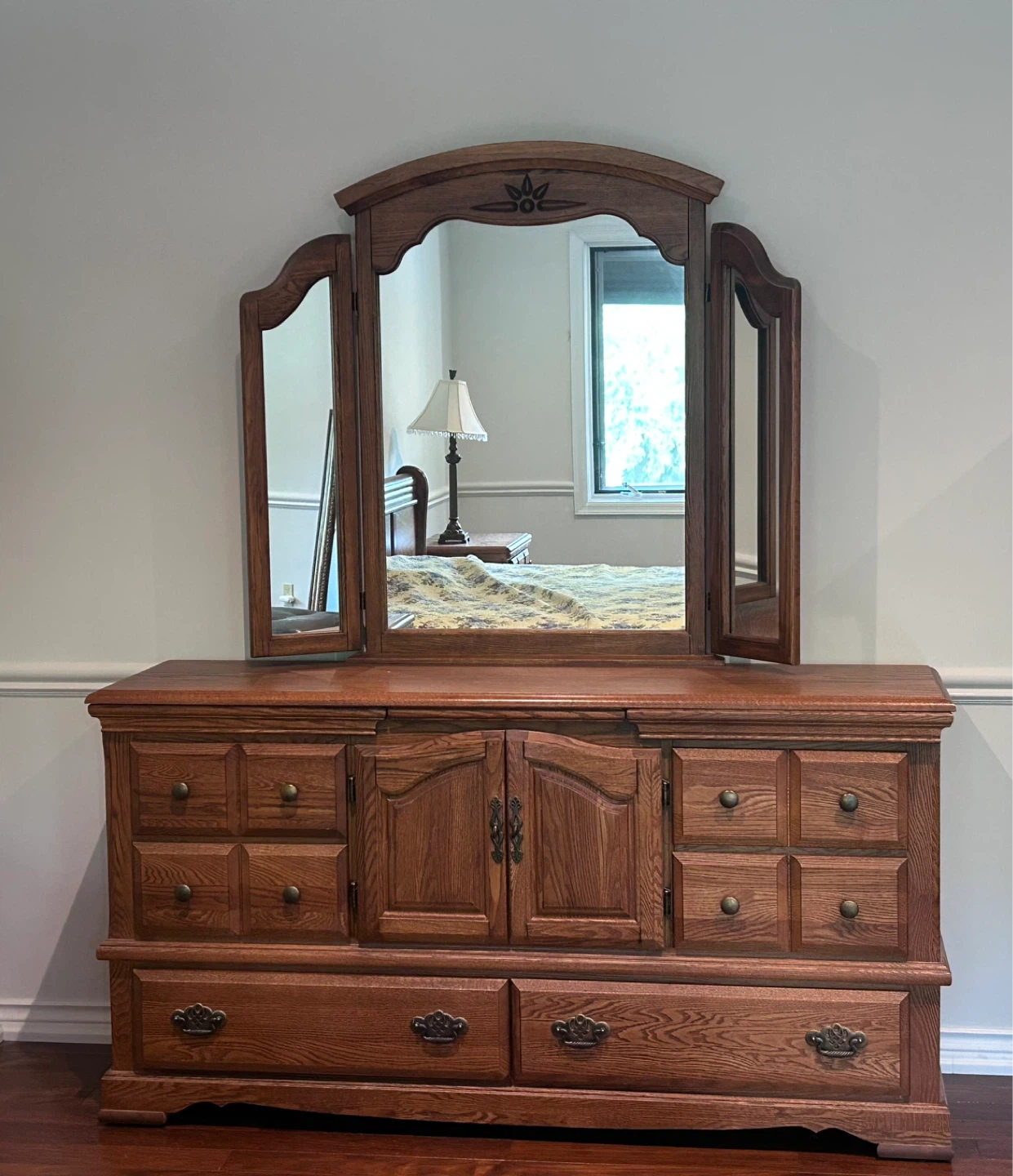 Oak Bedroom Set with Dresser and Bed - photo 2