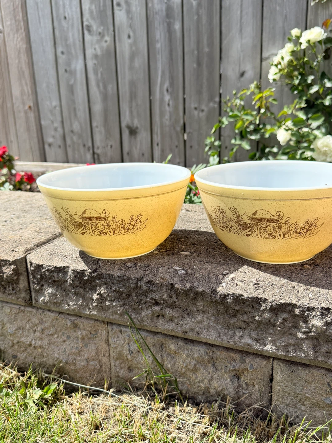 Unused Vintage Pyrex Mushroom Bowls - MINT Cond - photo 2