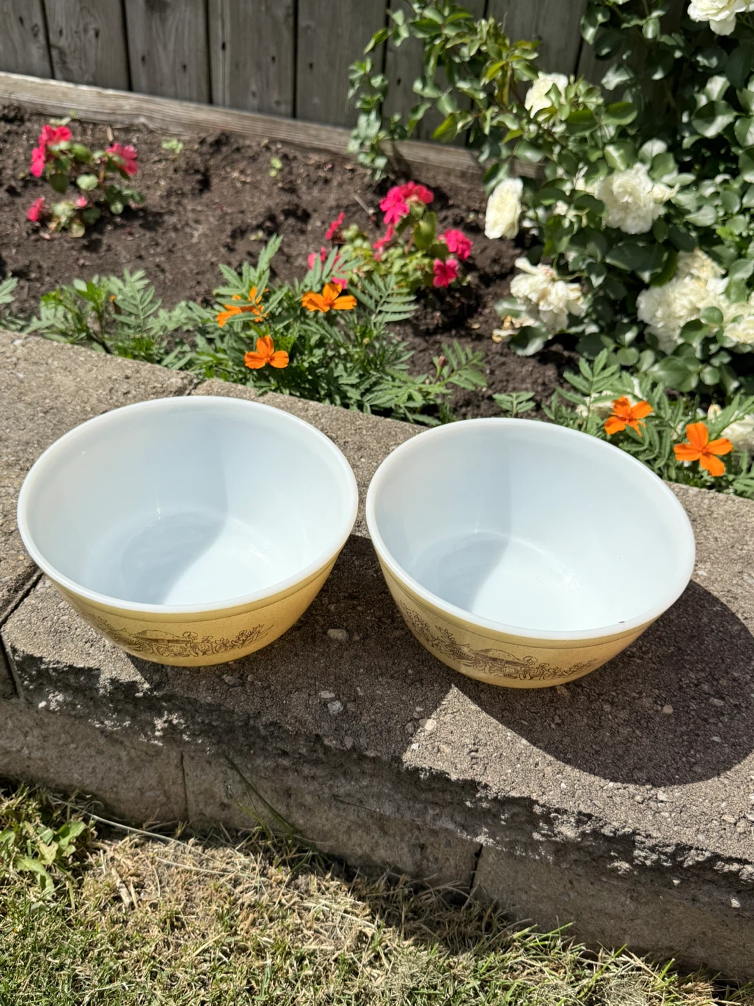 Unused Vintage Pyrex Mushroom Bowls - MINT Cond - photo 3