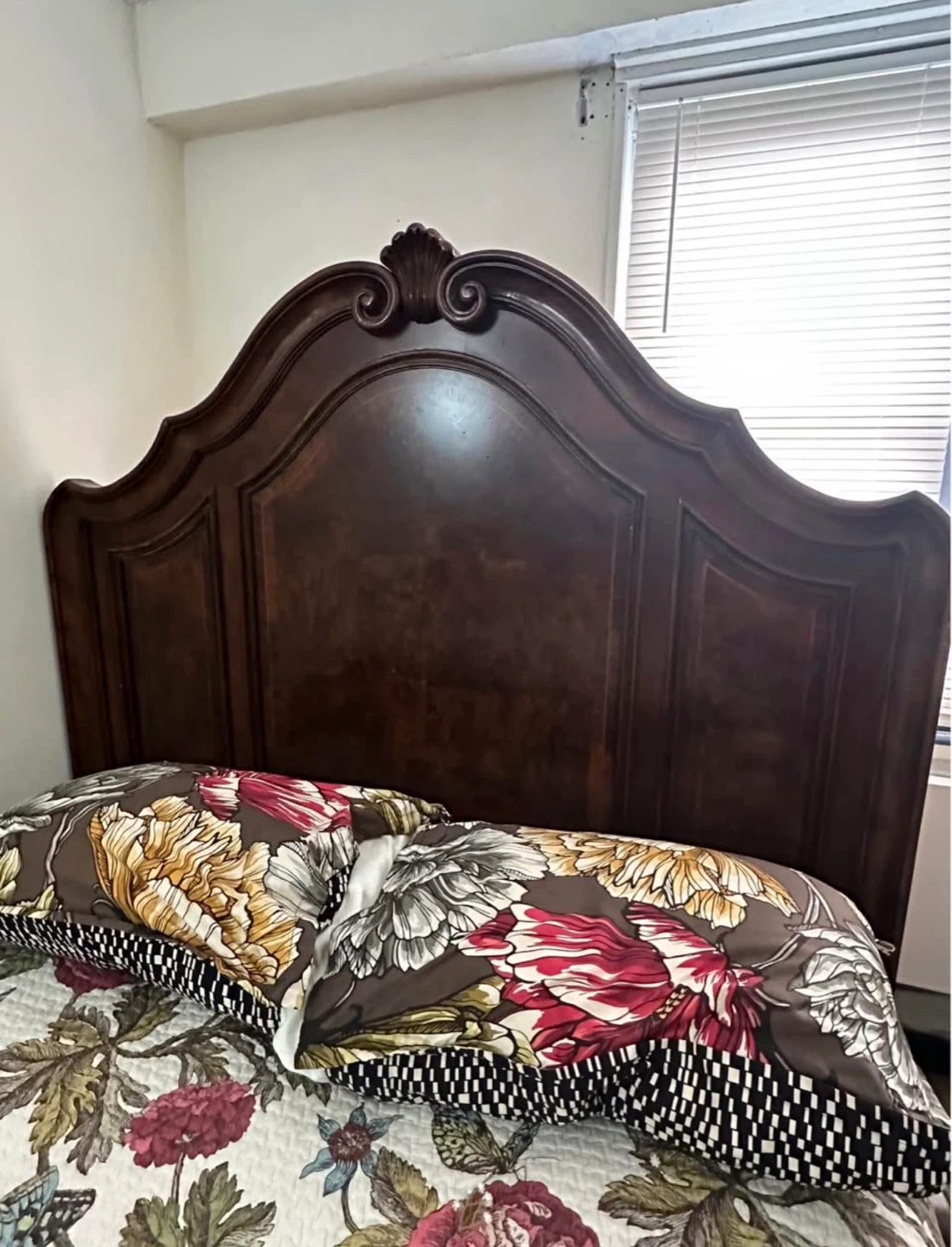 Solid wood Queen size bed - photo 2