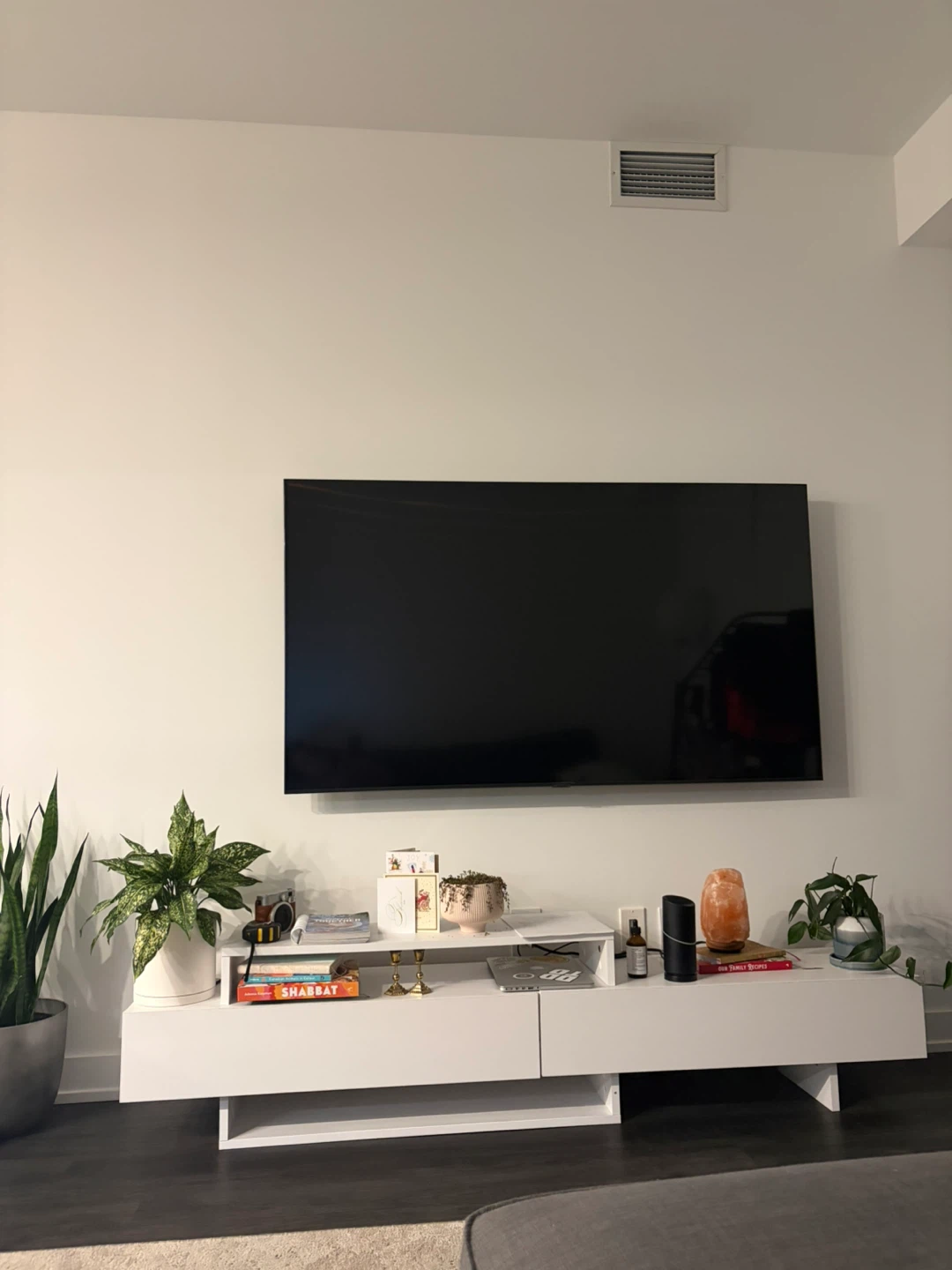 Samsung 65” TU690T Crystal UHD 4K Smart TV - photo 2
