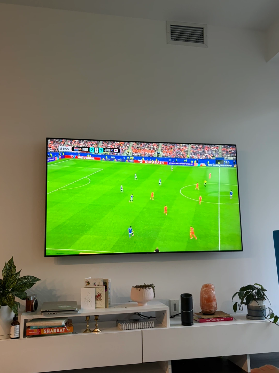 Samsung 65” TU690T Crystal UHD 4K Smart TV