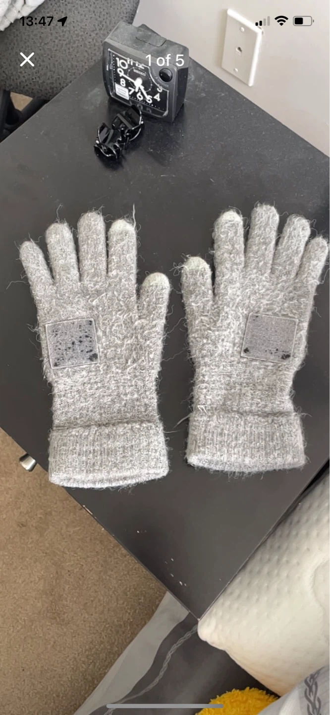 Grey Knit Gloves