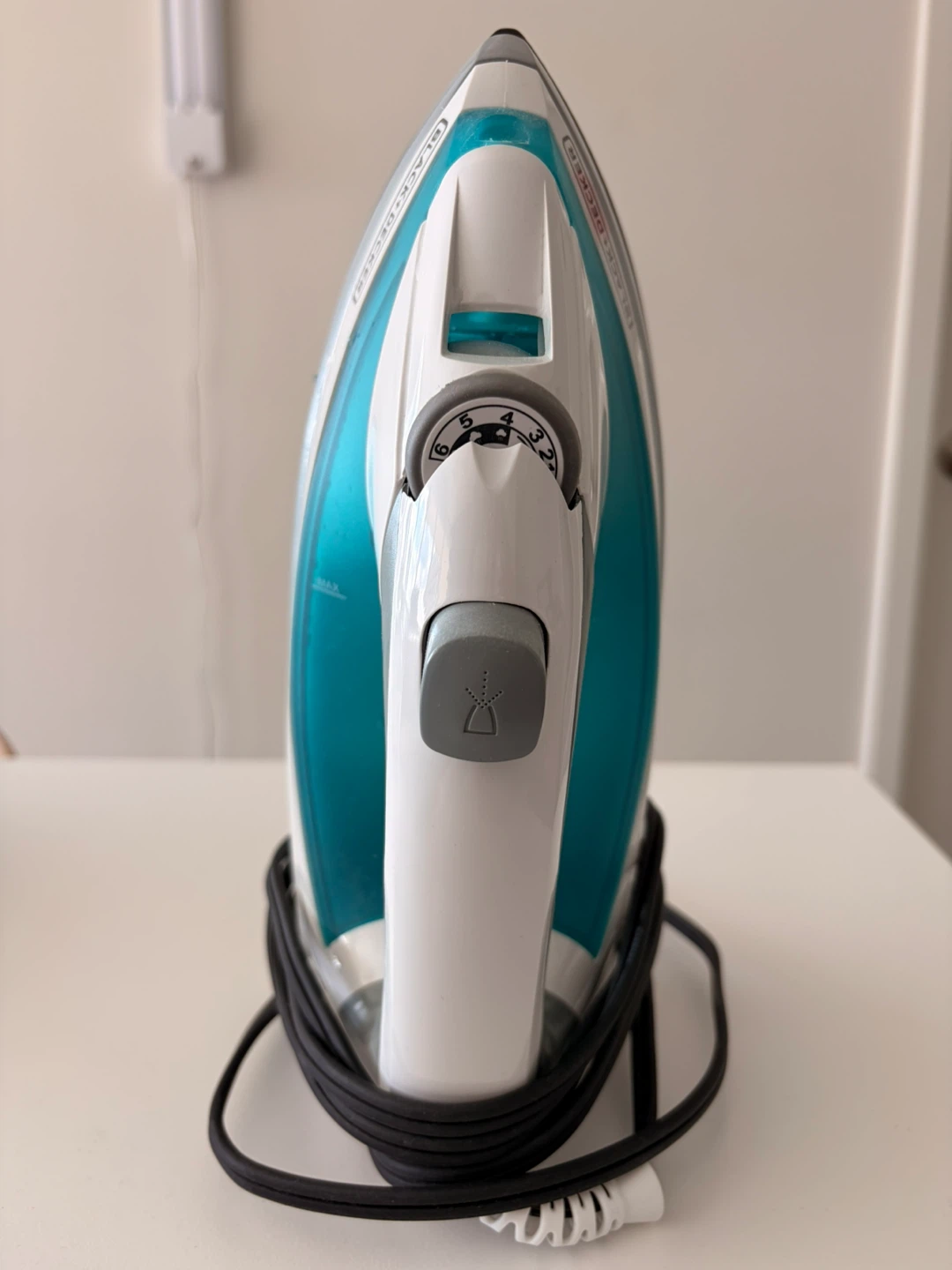 BLACK+DECKER Steam Iron - photo 2