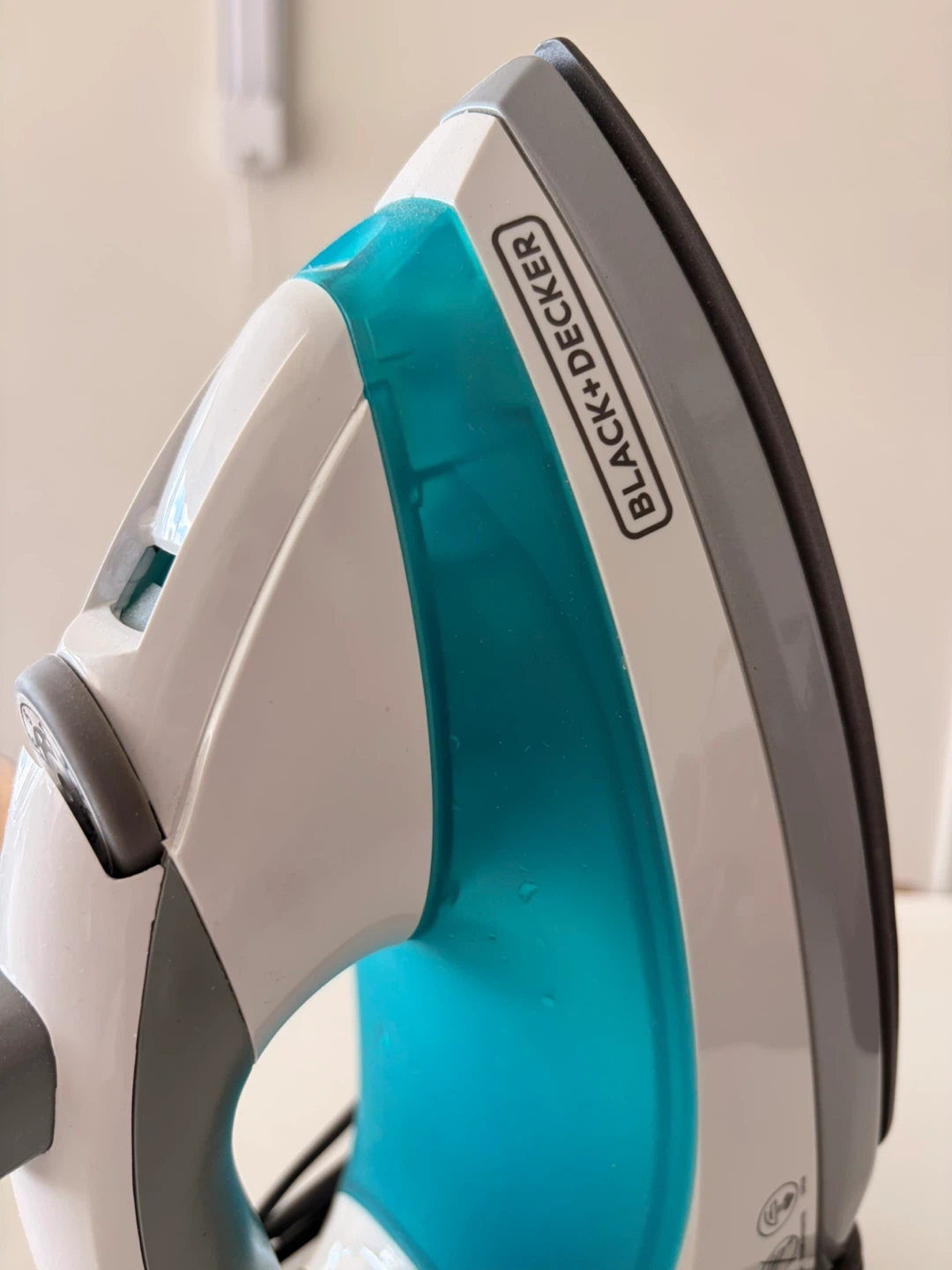 BLACK+DECKER Steam Iron - photo 3