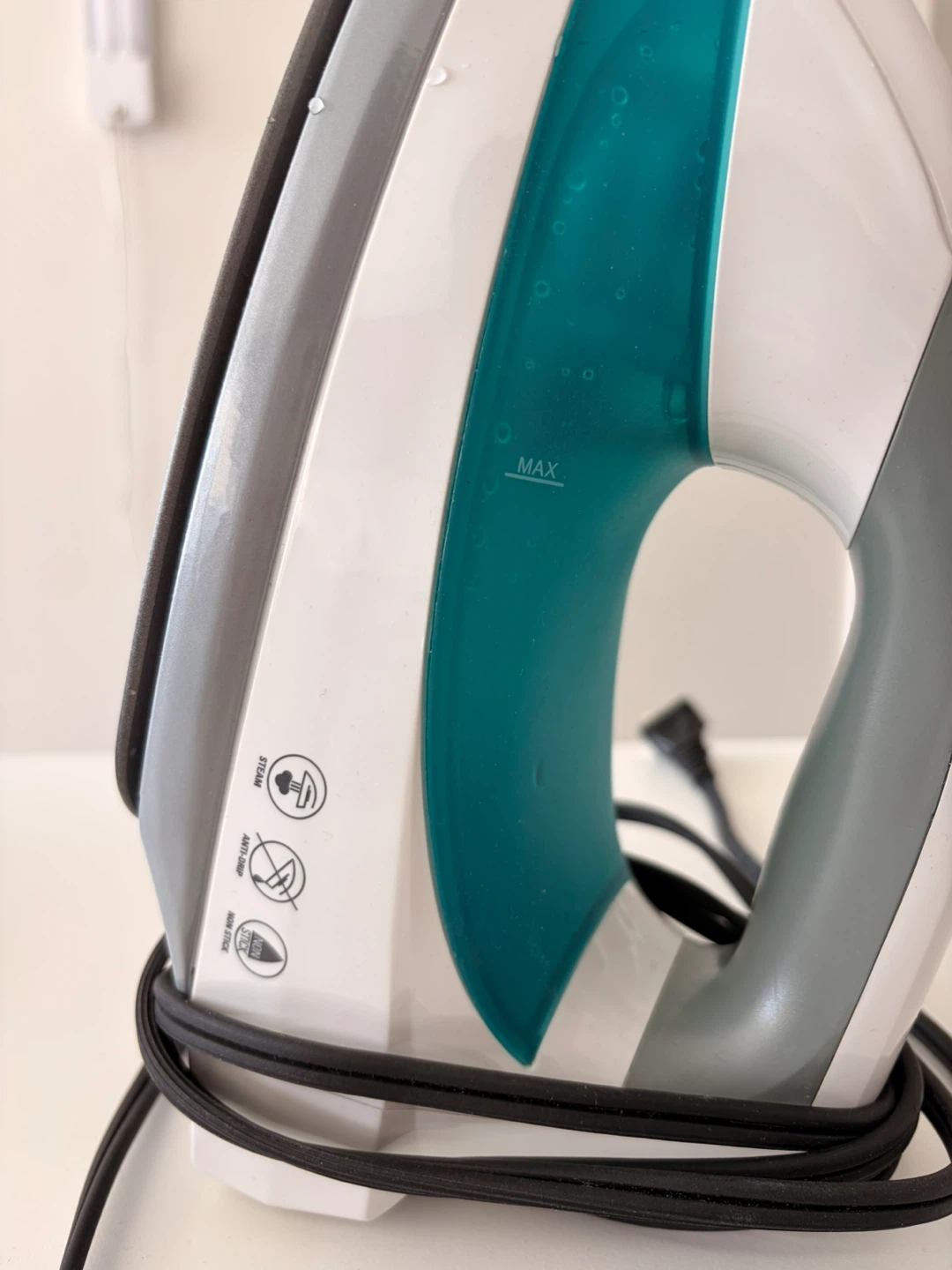 BLACK+DECKER Steam Iron - photo 4