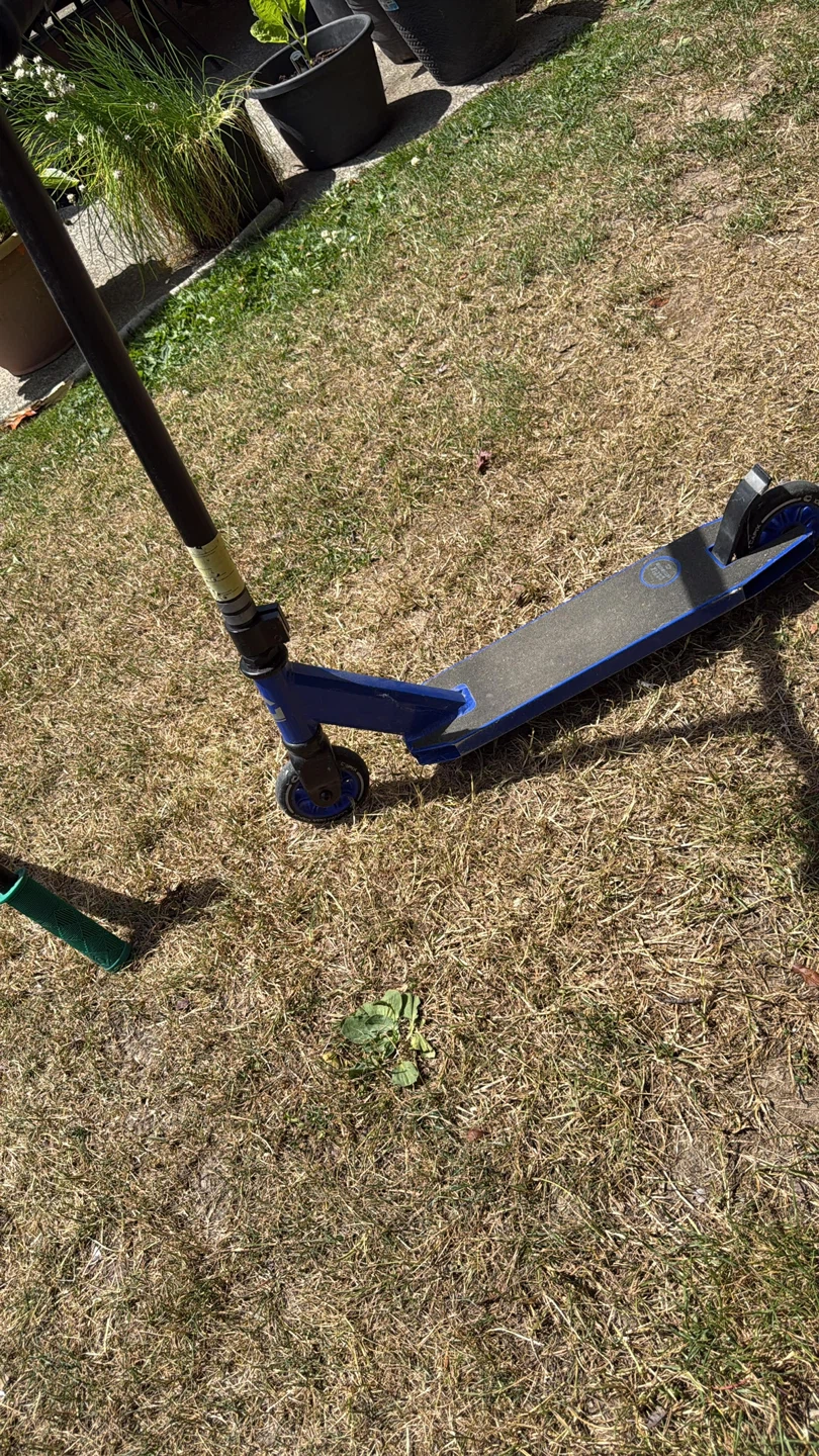 Two Scooters - Blue and Teal/Black - photo 3