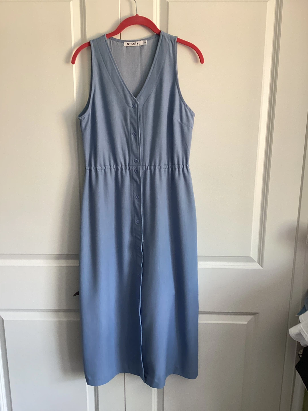 SLEEVELESS SUMMER DRESS