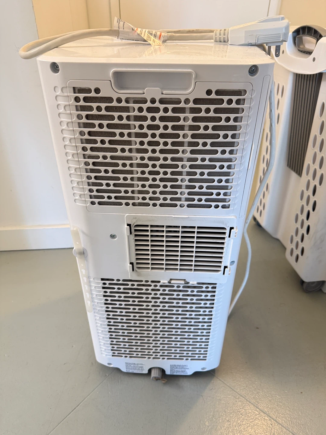 Hisense Portable Air Conditioner - photo 3