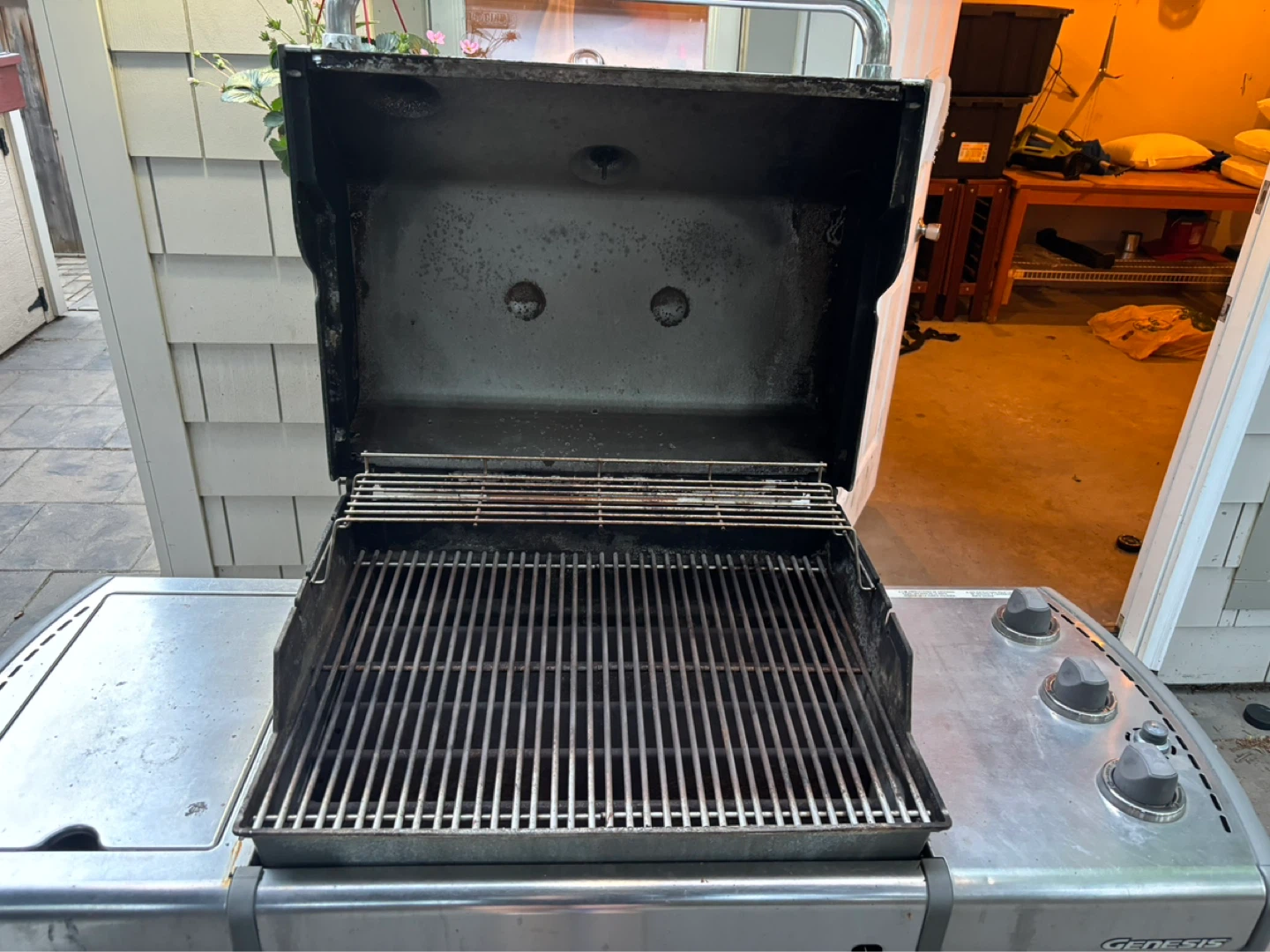 Weber Genesis Natural Gas Grill (2010) - photo 5