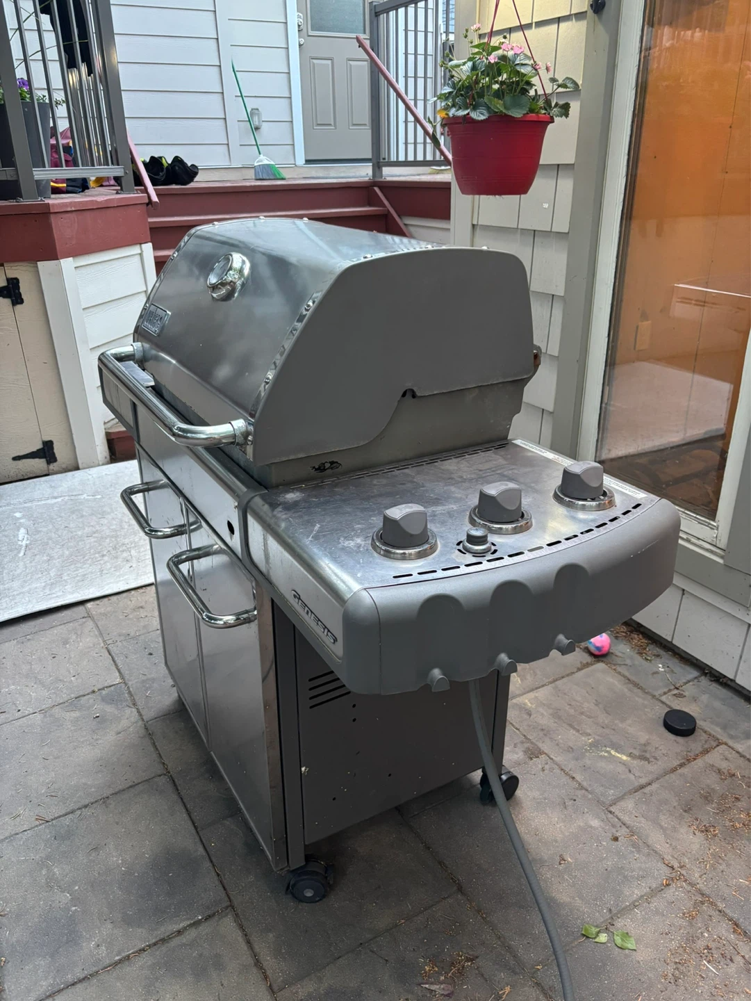 Weber Genesis Natural Gas Grill (2010) - photo 2