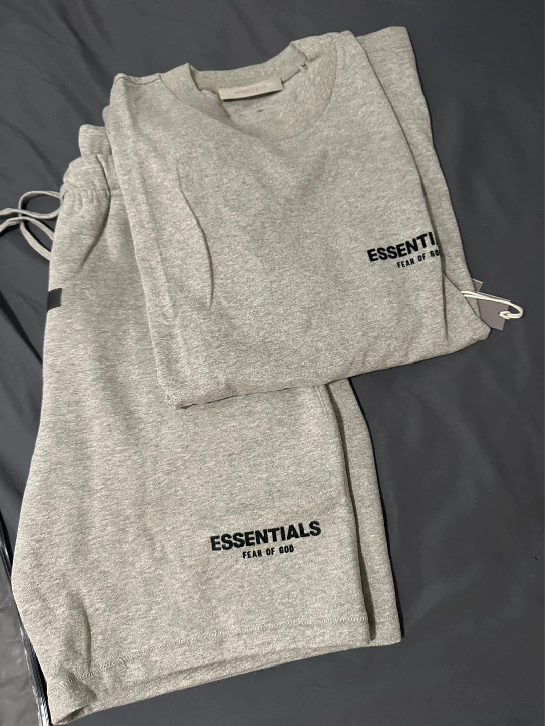 Short y playeras ESSENTIALS - photo 5
