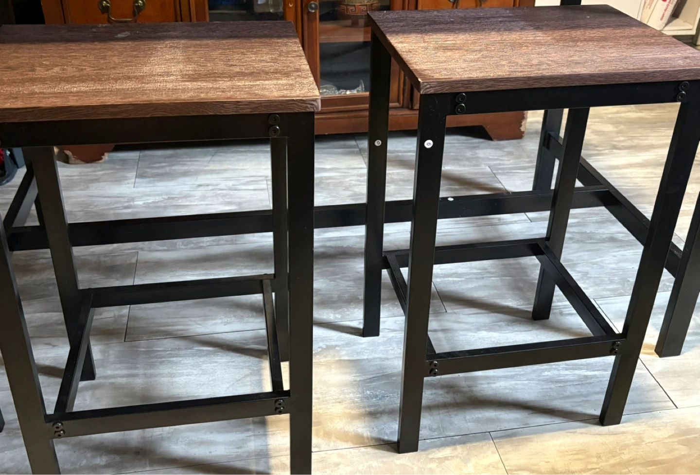 Wood Grain Dining Table with 4 Stools - photo 4