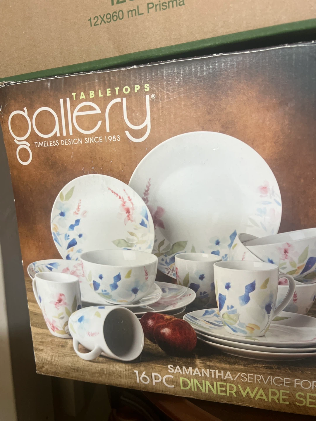 Tabletops Gallery 16-Piece Dinnerware Set
