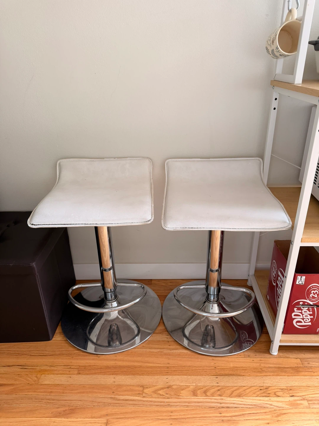 Set of 2 White Adjustable Bar Stools