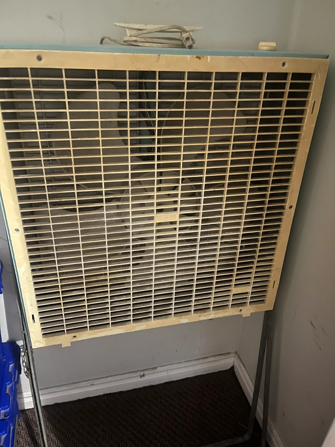 Vintage Lasko box fan