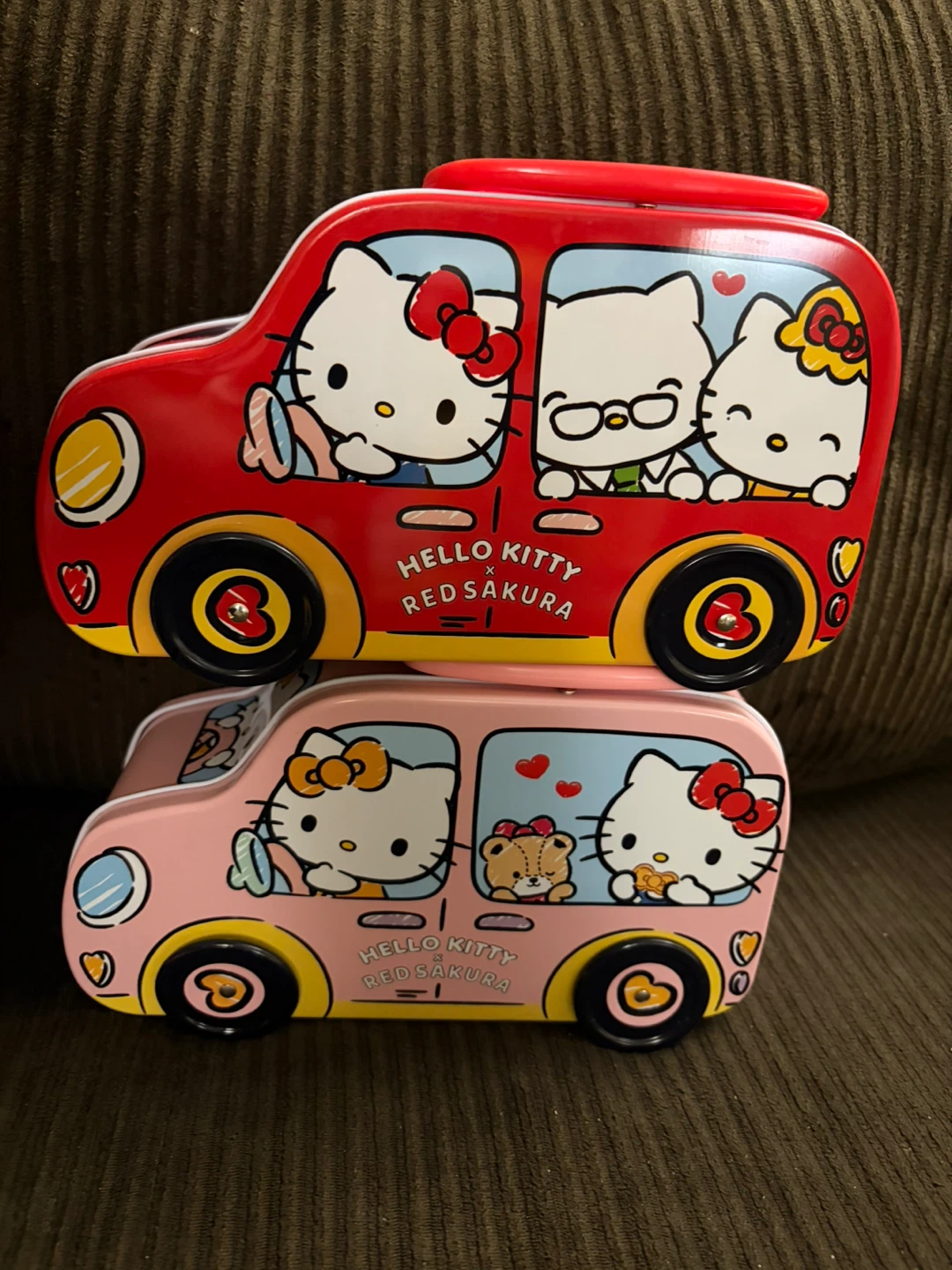 Hello Kitty Red x Sakura Car Tins (2)