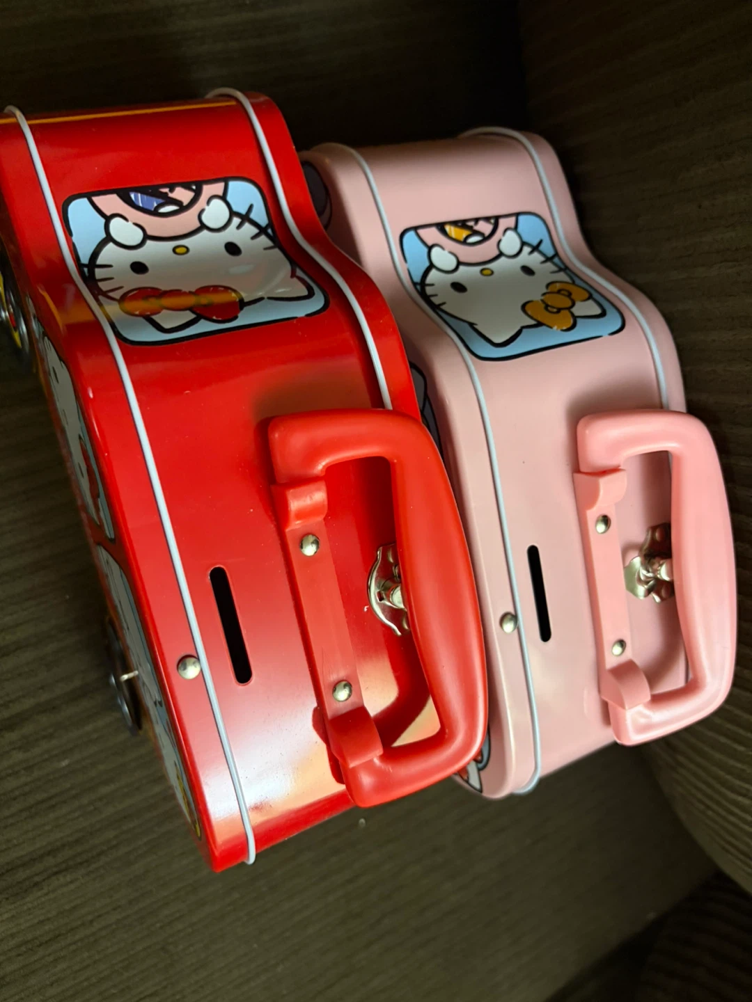 Hello Kitty Red x Sakura Car Tins (2) - photo 2